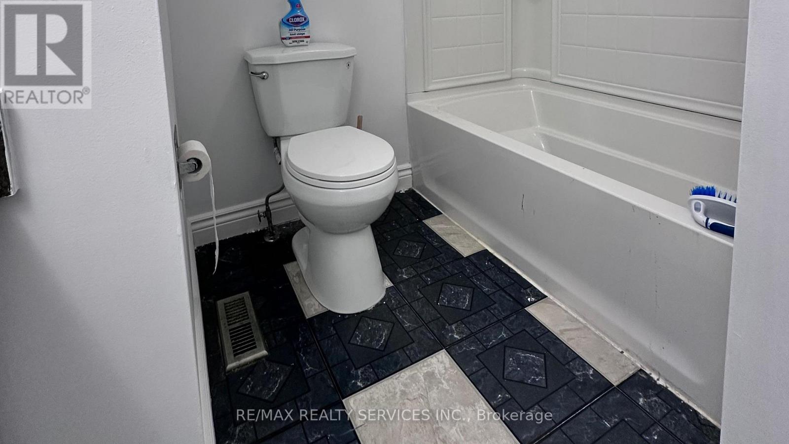 5 Hammond Crescent, New Tecumseth (Beeton), Ontario  L0G 1A0 - Photo 13 - N12661062