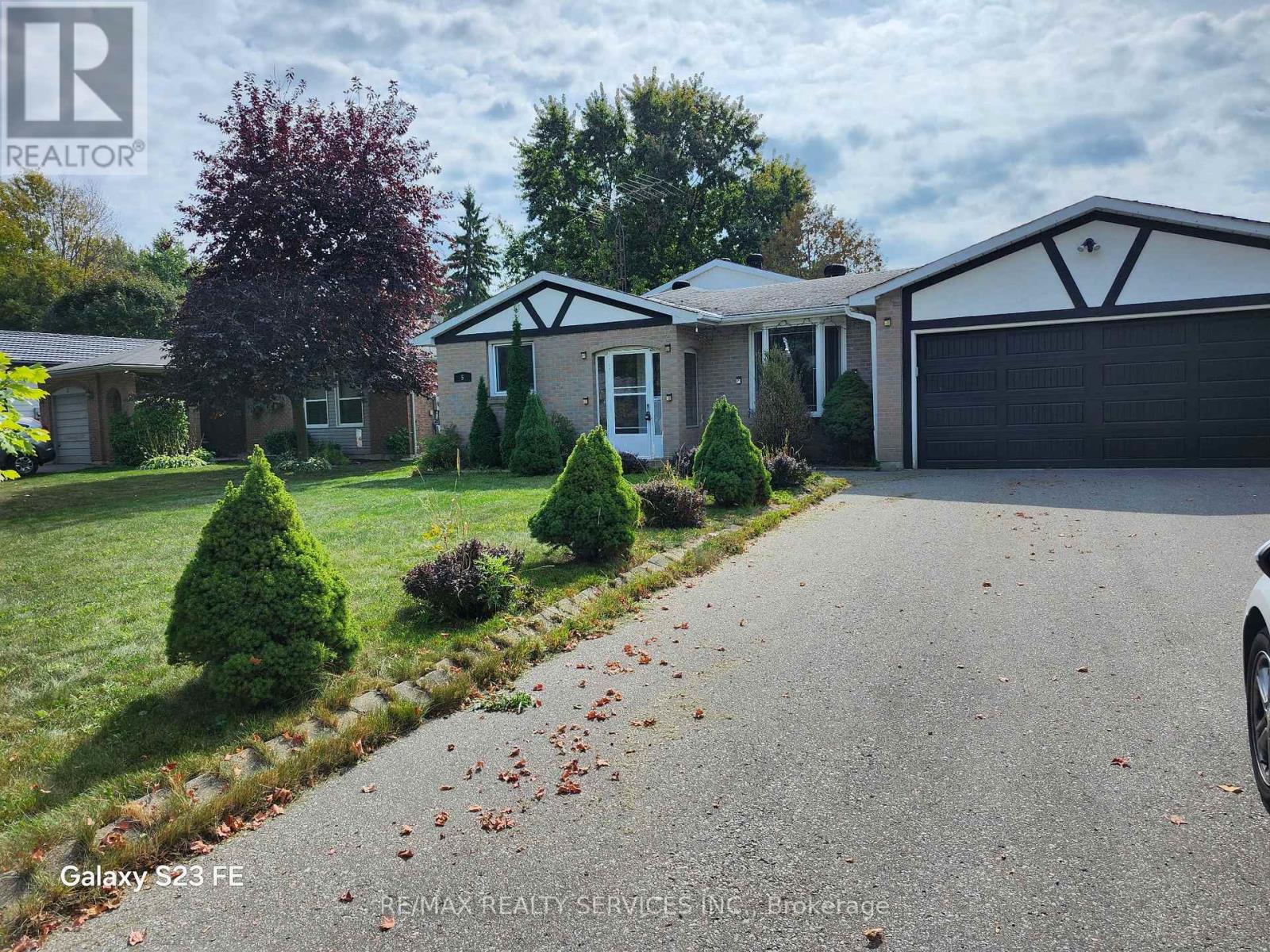 5 Hammond Crescent, New Tecumseth (Beeton), Ontario  L0G 1A0 - Photo 3 - N12661062