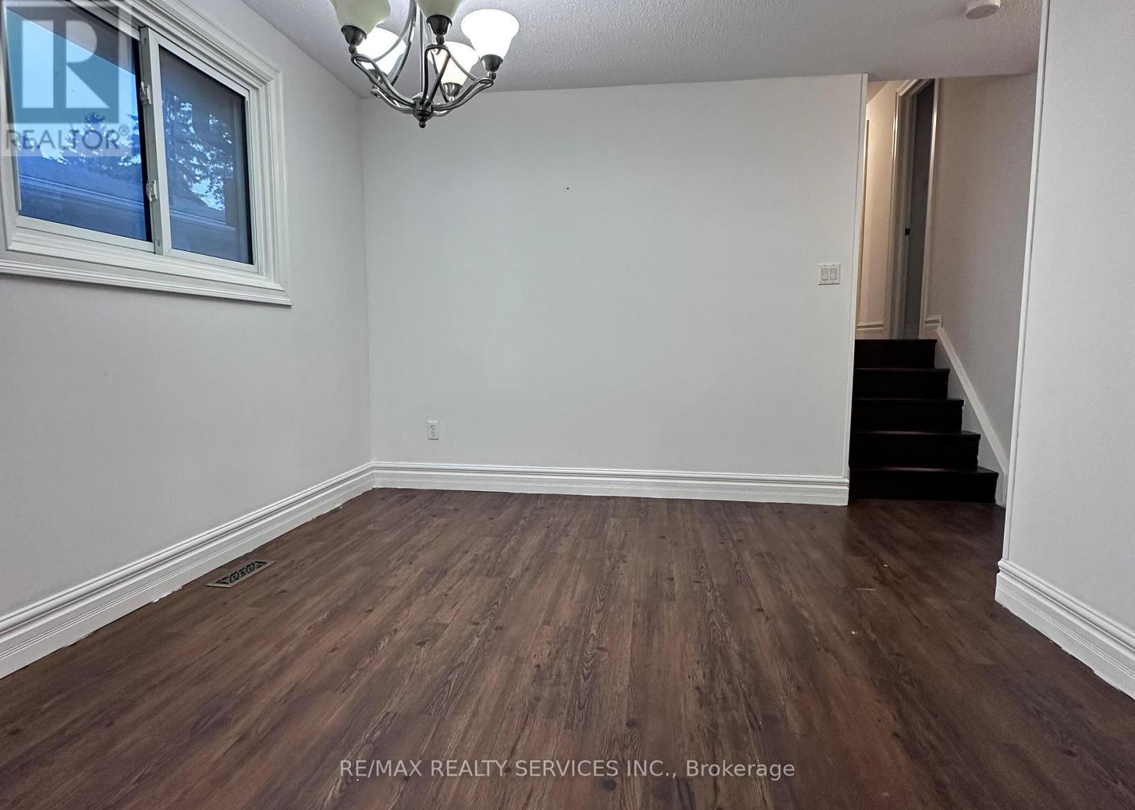 5 Hammond Crescent, New Tecumseth (Beeton), Ontario  L0G 1A0 - Photo 5 - N12661062