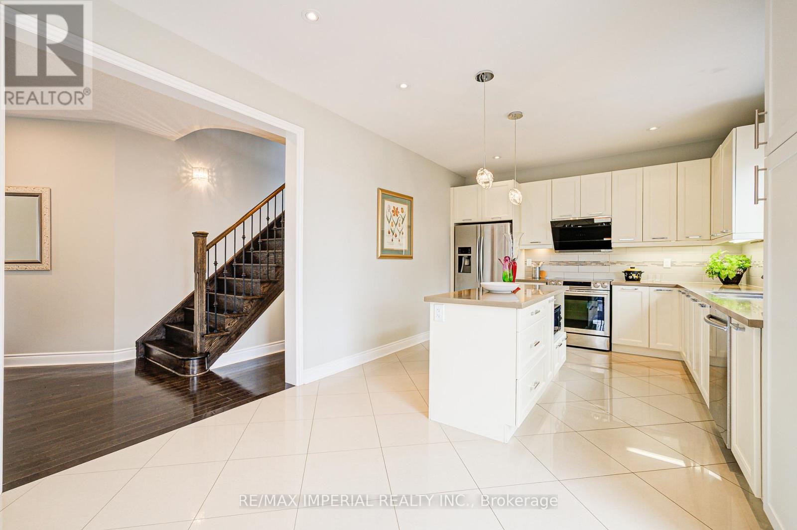 982 Wilbur Pipher Circle, Newmarket, Ontario  L3X 0B8 - Photo 13 - N12661114