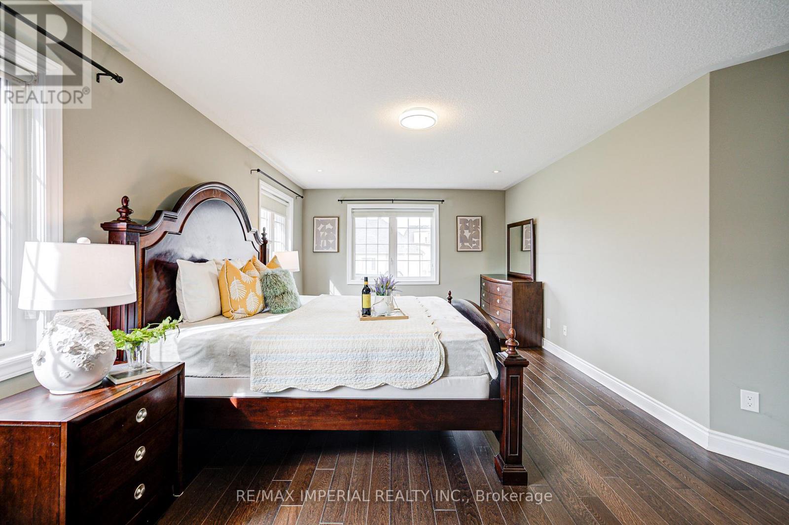 982 Wilbur Pipher Circle, Newmarket, Ontario  L3X 0B8 - Photo 19 - N12661114