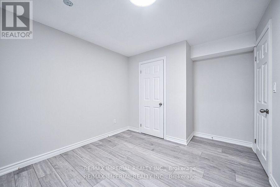 982 Wilbur Pipher Circle, Newmarket, Ontario  L3X 0B8 - Photo 49 - N12661114