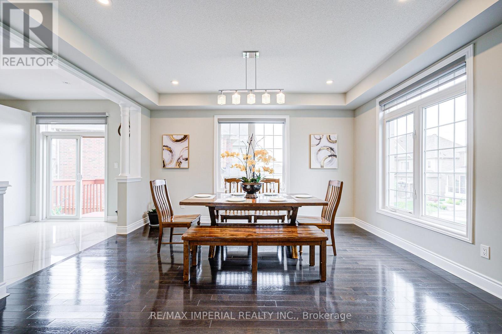 982 Wilbur Pipher Circle, Newmarket, Ontario  L3X 0B8 - Photo 7 - N12661114