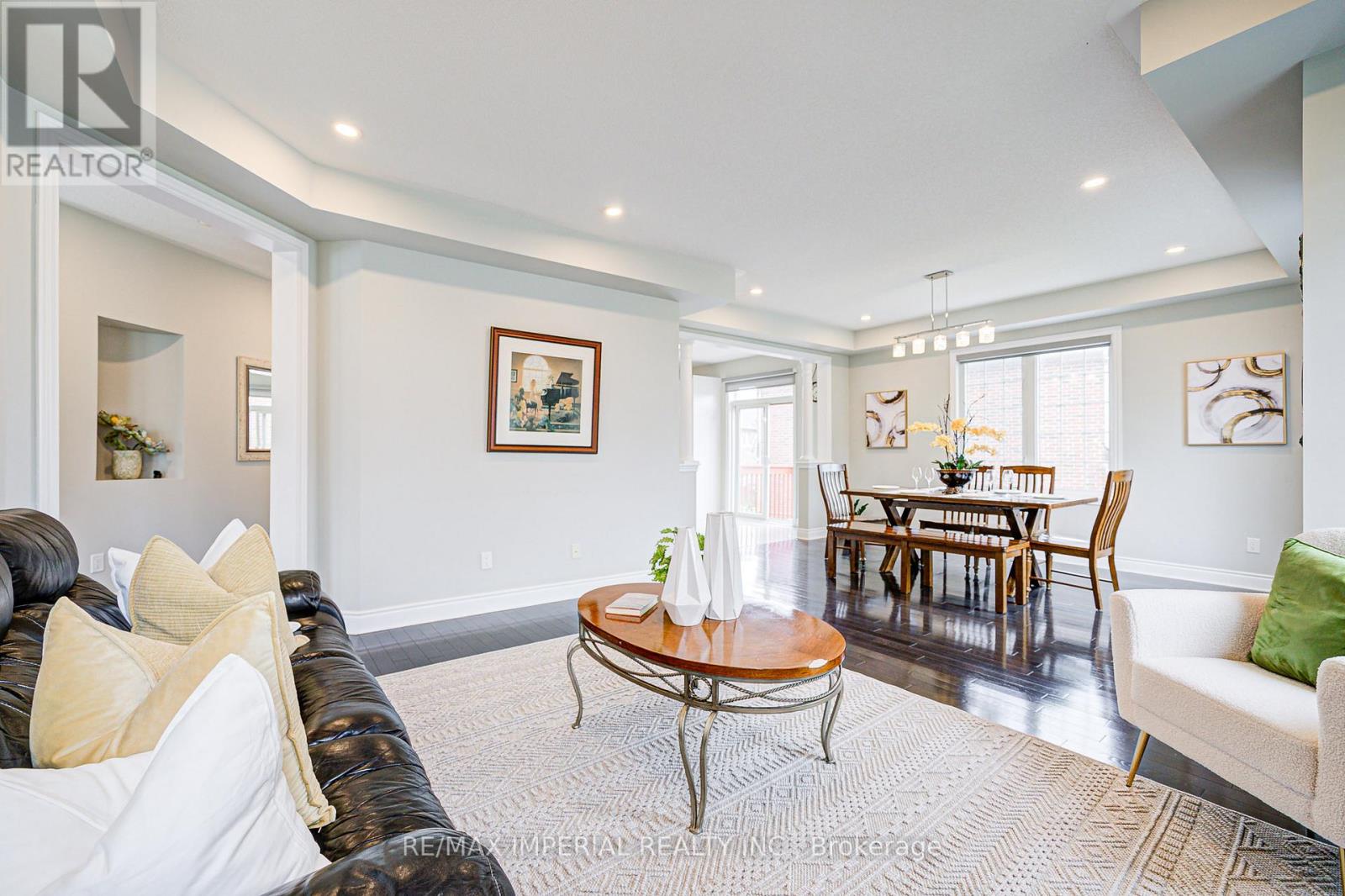 982 Wilbur Pipher Circle, Newmarket, Ontario  L3X 0B8 - Photo 8 - N12661114