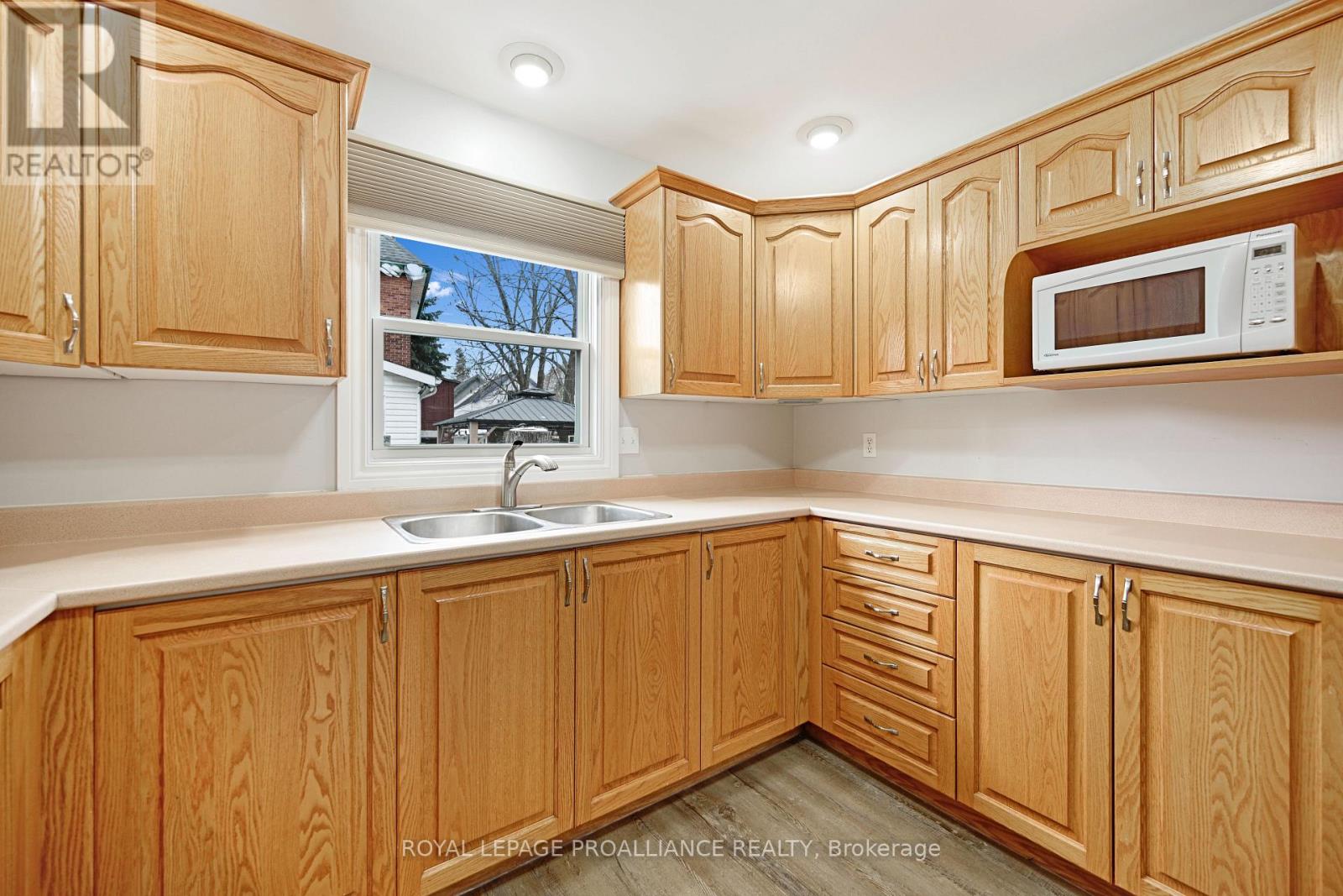 38 Bennett Street, Brockville, Ontario  K6V 2V8 - Photo 14 - X12574568