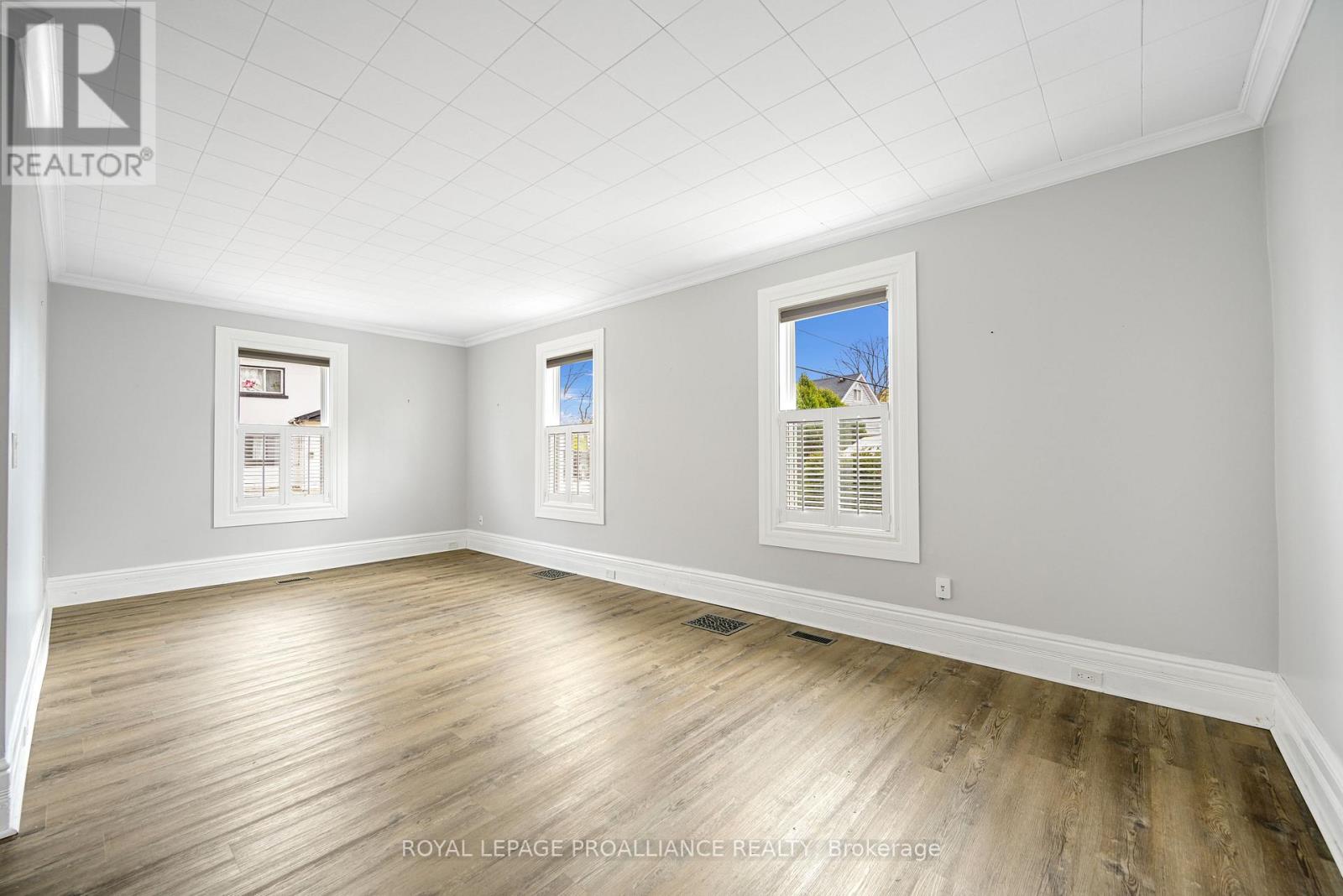 38 Bennett Street, Brockville, Ontario  K6V 2V8 - Photo 10 - X12574568