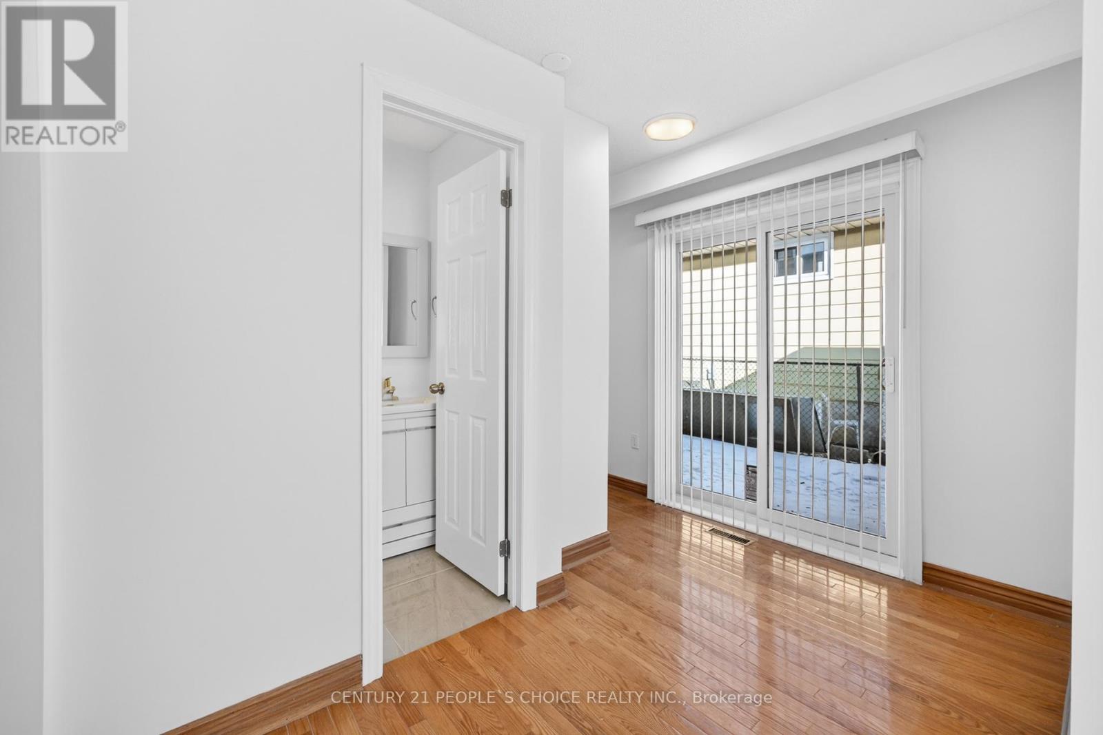 3404 Monica Drive, Mississauga, Ontario  L4T 3E7 - Photo 11 - W12660988