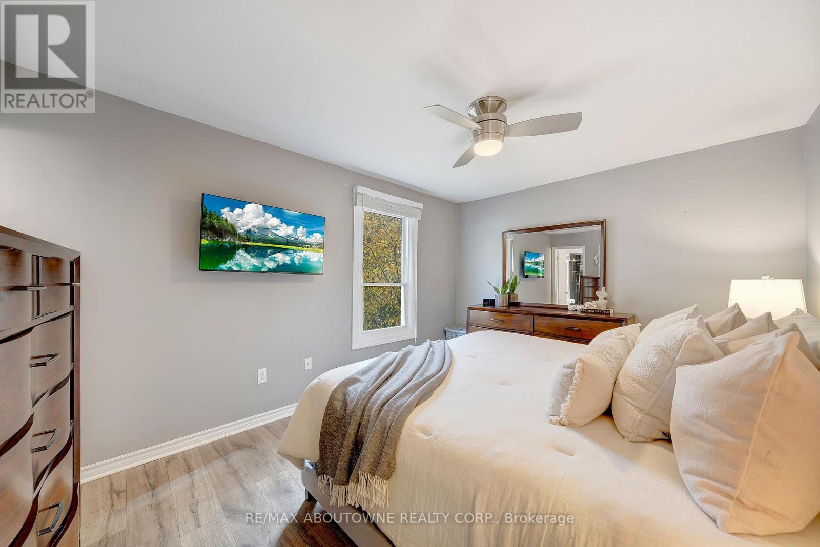 29 - 5475 Lakeshore Road, Burlington, Ontario  L7L 1E1 - Photo 11 - W12660994