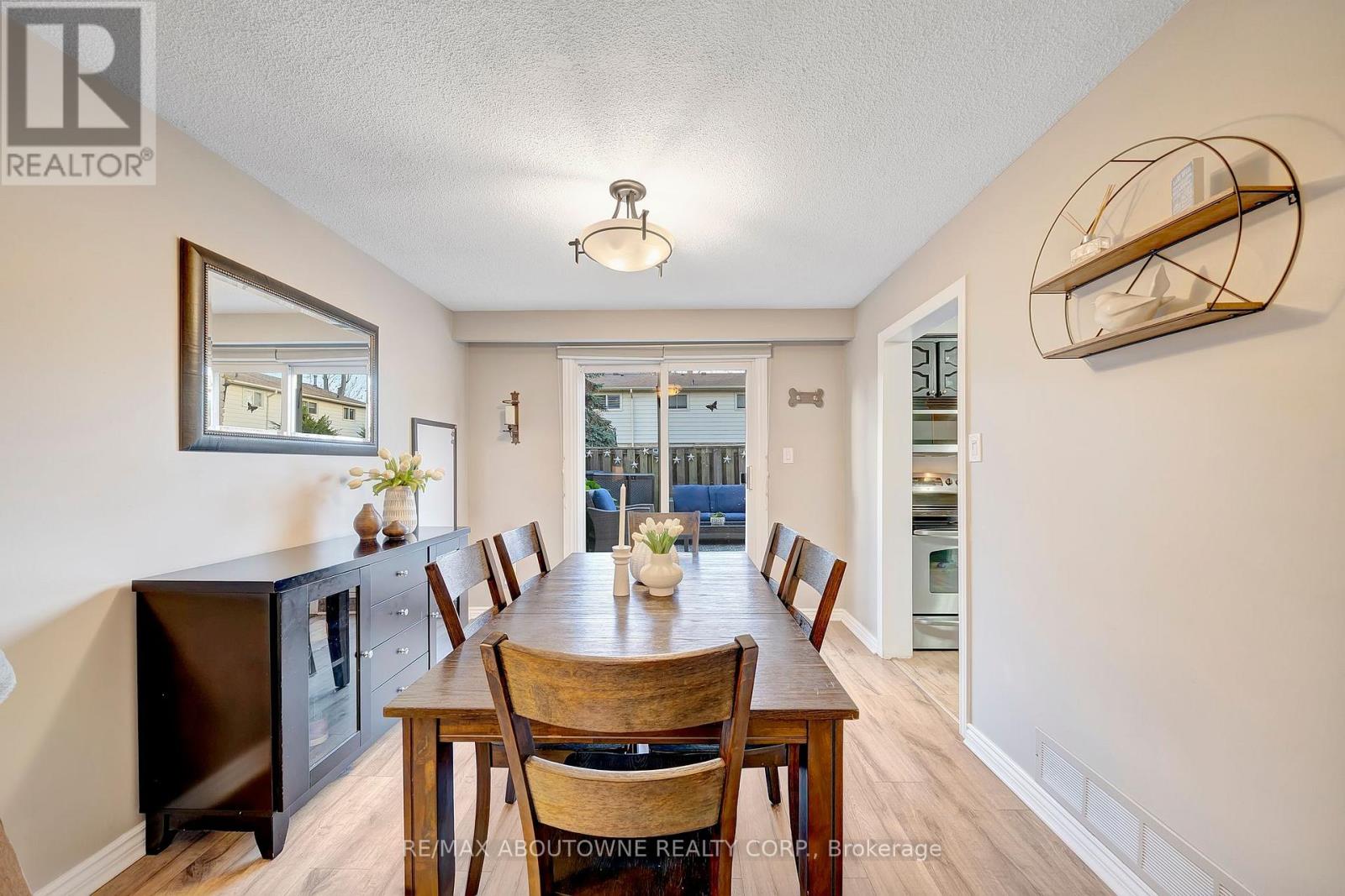 29 - 5475 Lakeshore Road, Burlington, Ontario  L7L 1E1 - Photo 12 - W12660994