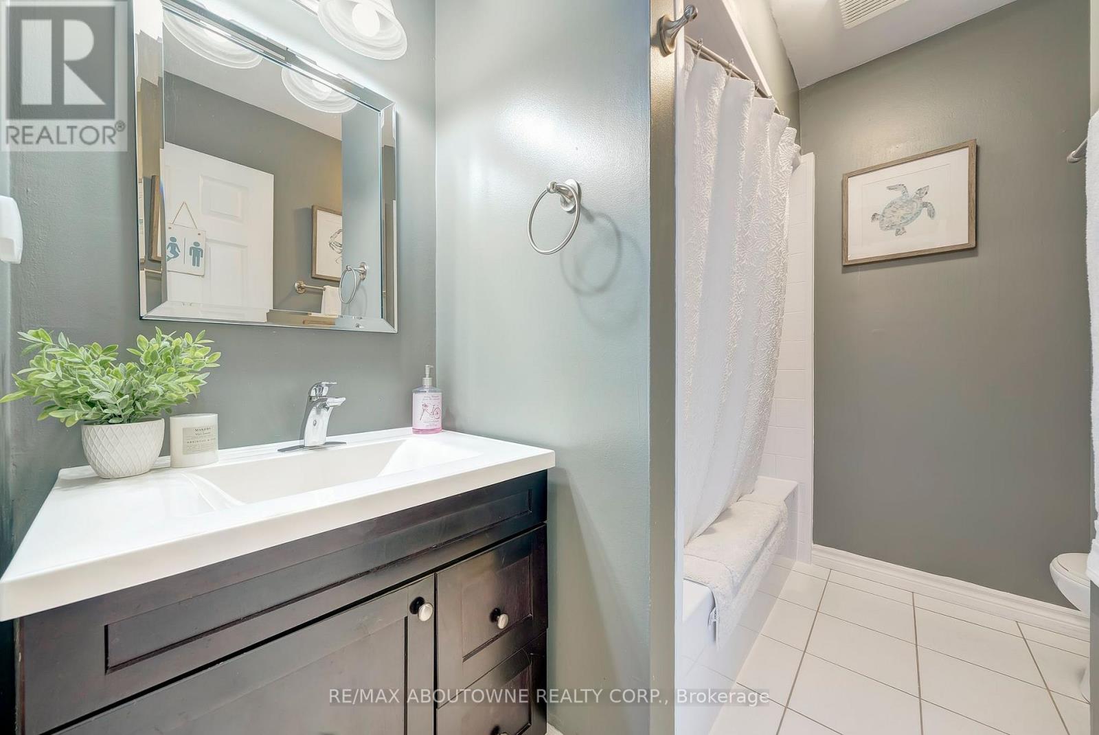 29 - 5475 Lakeshore Road, Burlington, Ontario  L7L 1E1 - Photo 18 - W12660994