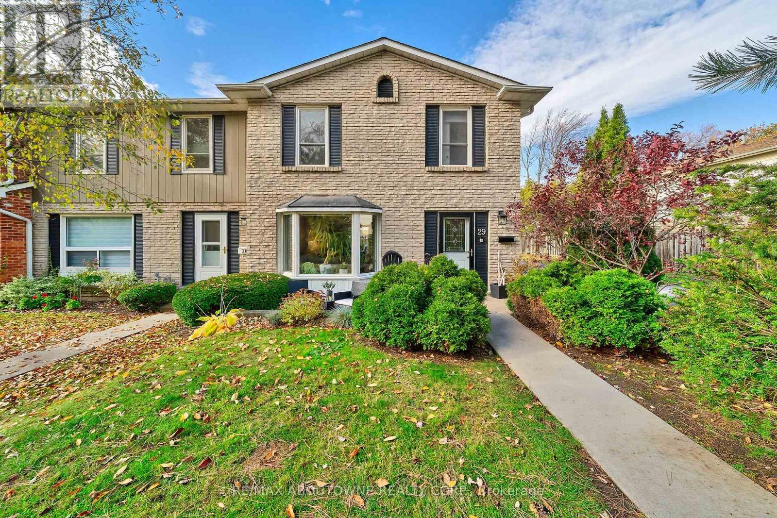 29 - 5475 Lakeshore Road, Burlington, Ontario  L7L 1E1 - Photo 2 - W12660994