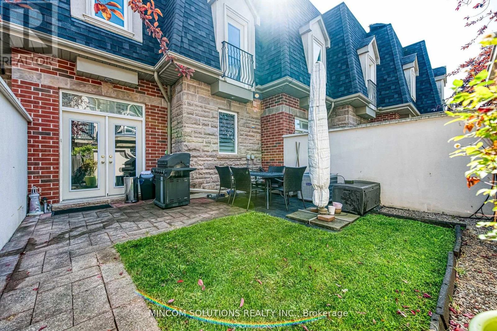 194 Lakeshore Road W, Mississauga, Ontario  L5H 1G6 - Photo 10 - W12660998