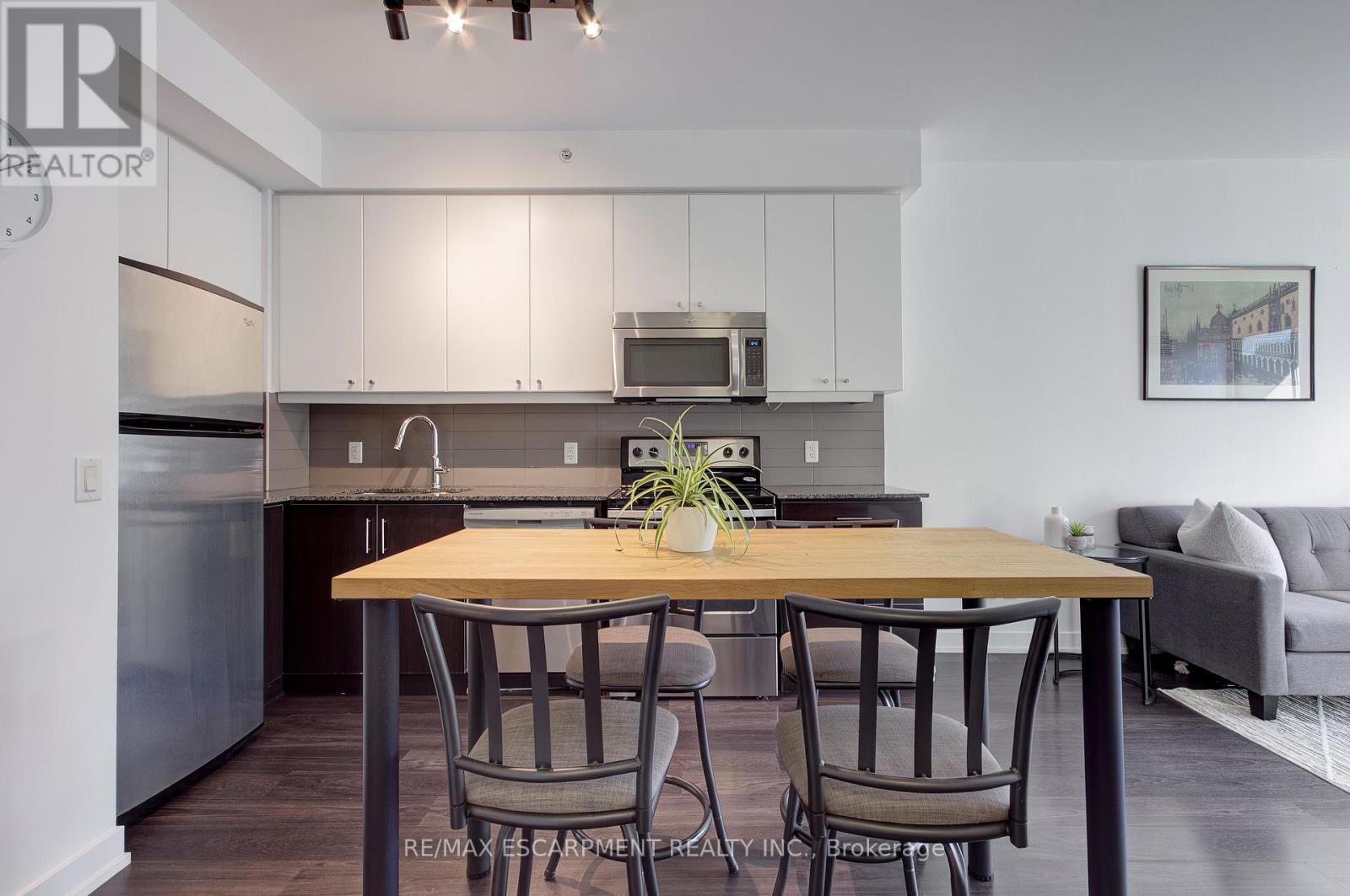 306 - 8 Fieldway Road, Toronto, Ontario  M8Z 0C3 - Photo 8 - W12661034