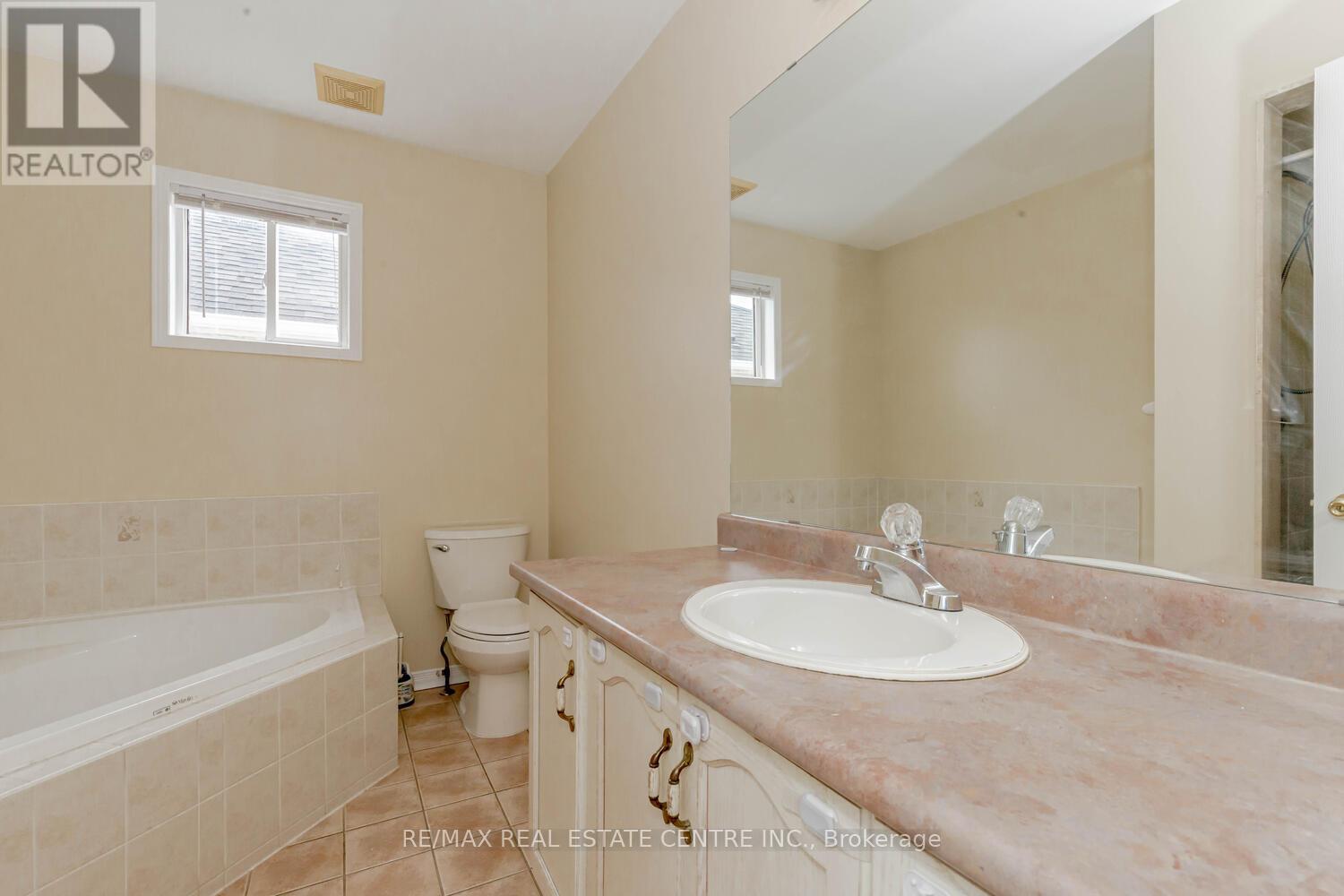 6 Porchlight Road, Brampton, Ontario  L6X 4S3 - Photo 33 - W12661050