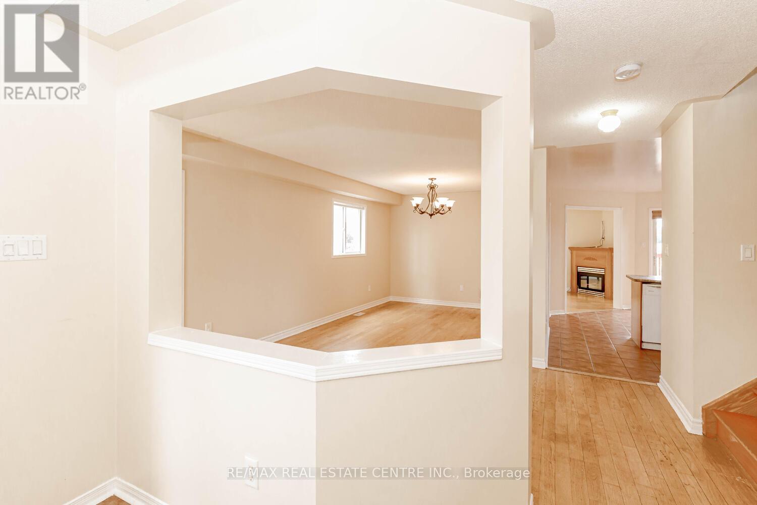 6 Porchlight Road, Brampton, Ontario  L6X 4S3 - Photo 7 - W12661050