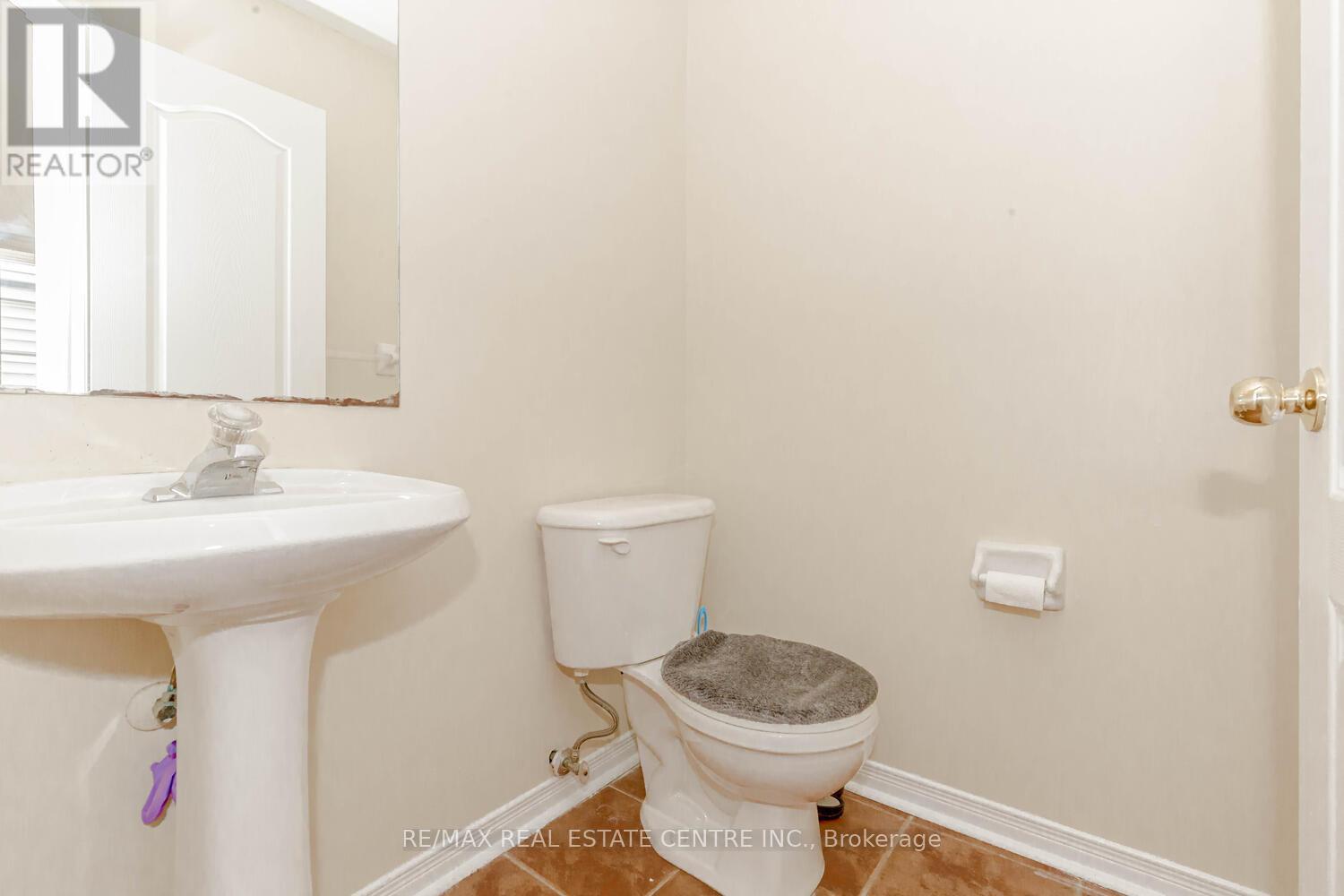 6 Porchlight Road, Brampton, Ontario  L6X 4S3 - Photo 9 - W12661050