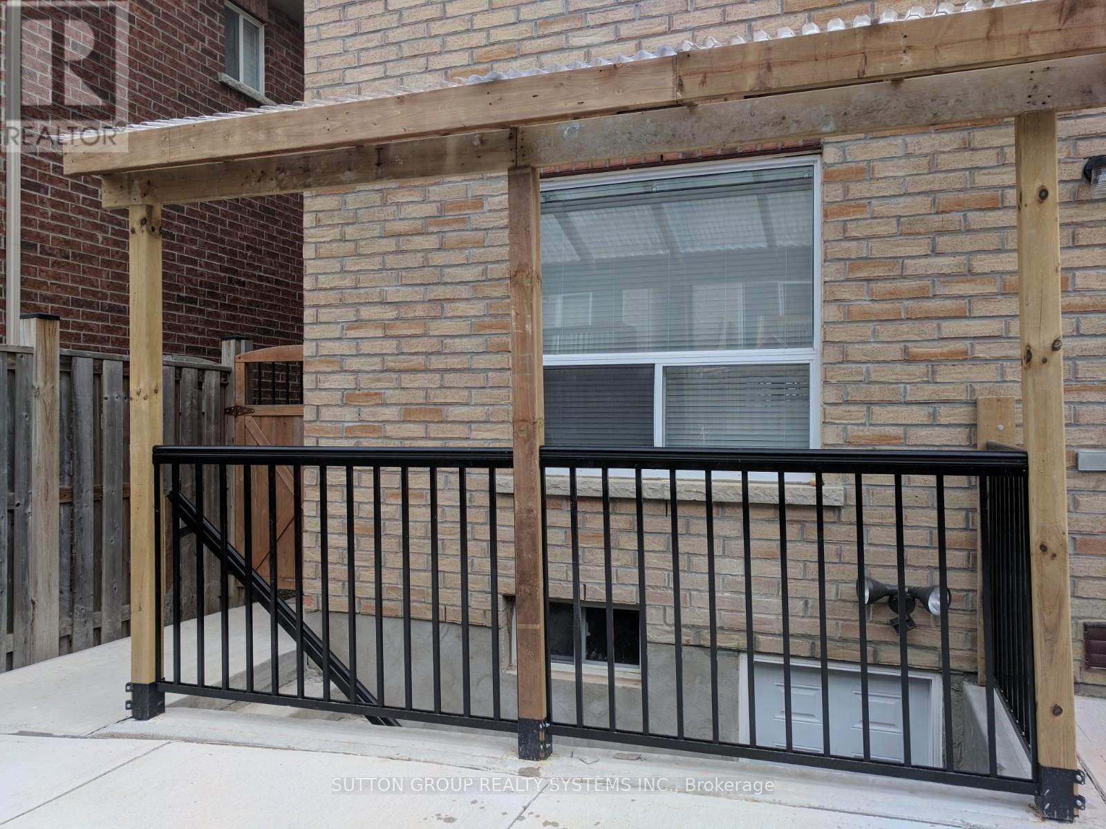 Lower - 79 Footbridge Crescent, Brampton (Sandringham-Wellington), Ontario  L6R 0T8 - Photo 3 - W12661092