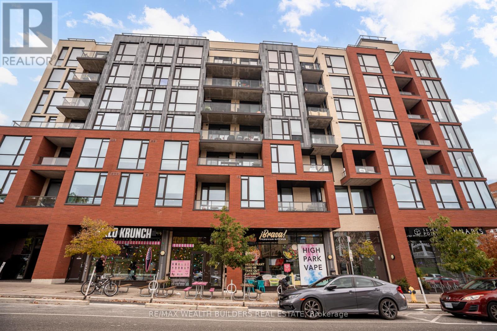 511 - 2118 Bloor Street W, Toronto, Ontario  M6S 1M8 - Photo 3 - W12661110