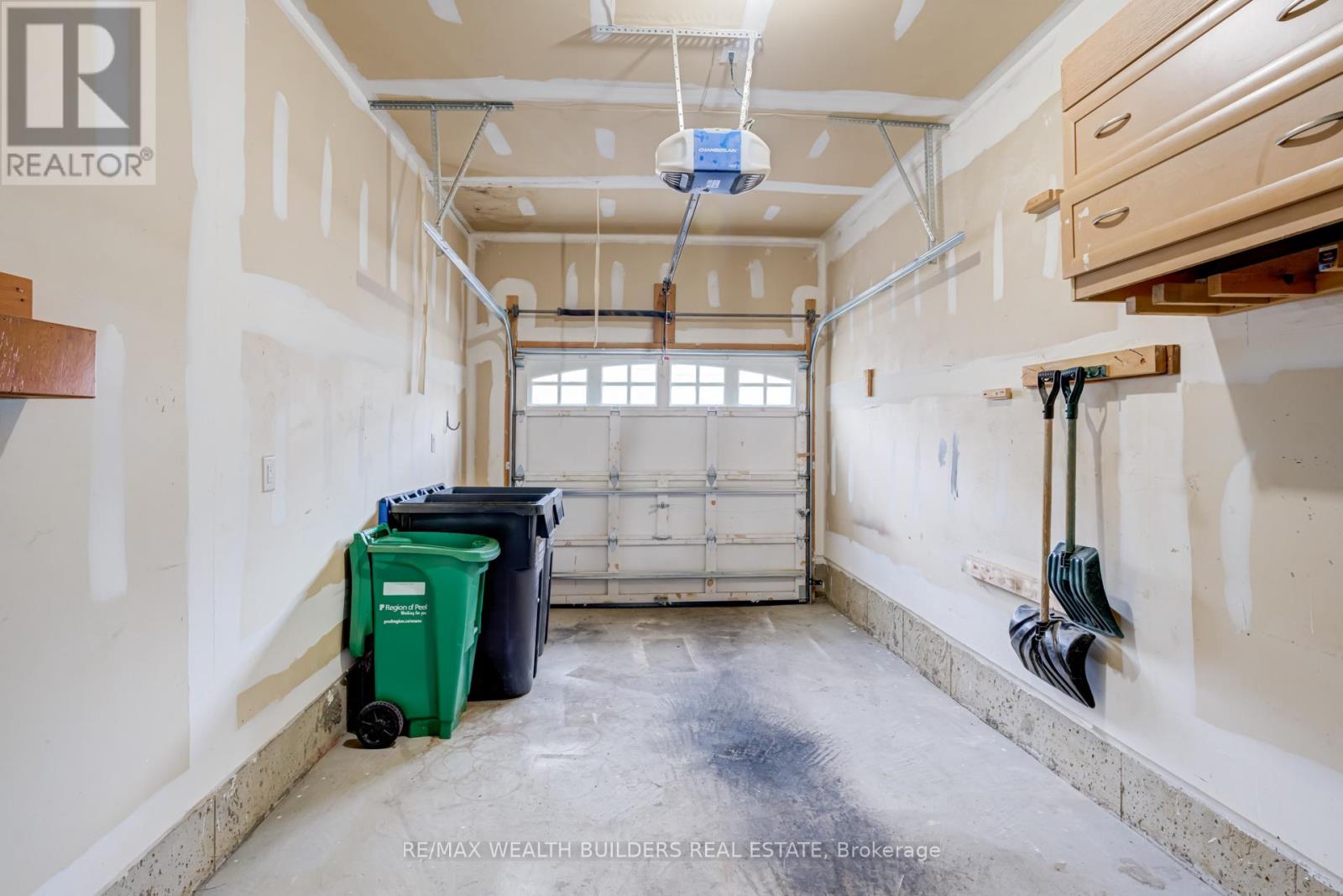 22 Goulston Street, Brampton, Ontario  L7A 5B8 - Photo 34 - W12661126