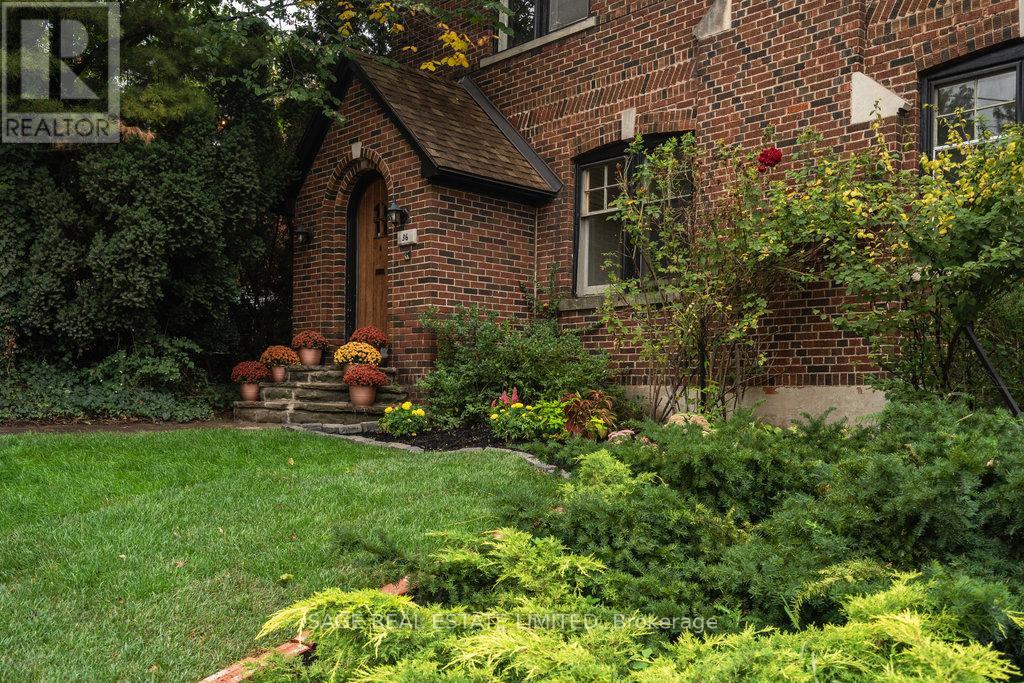 36 Mountwood Avenue, Hamilton, Ontario  L8N 2G9 - Photo 3 - X12661018