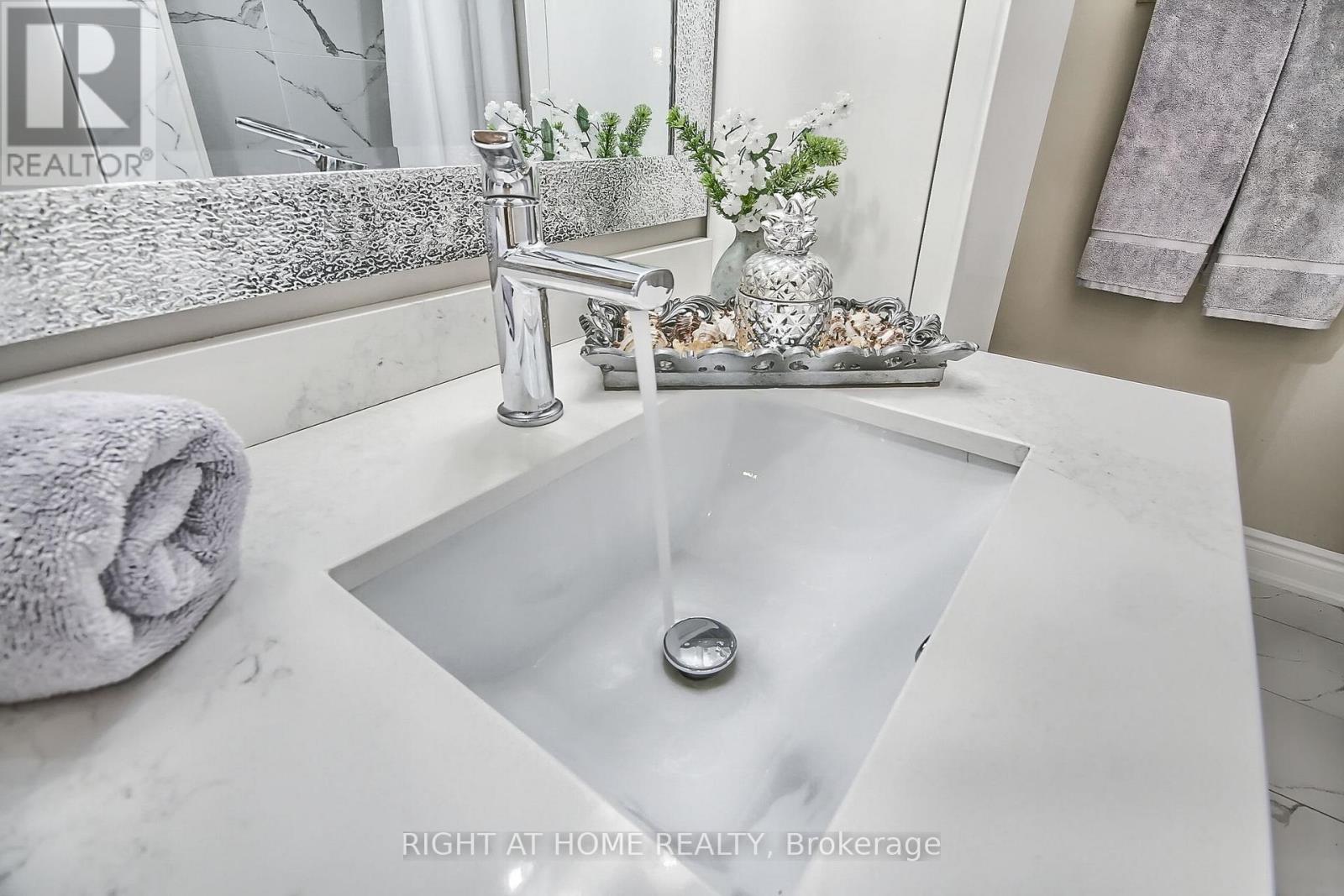 26 Beach Road, Kawartha Lakes (Little Britain), Ontario  K0M 2C0 - Photo 41 - X12661044