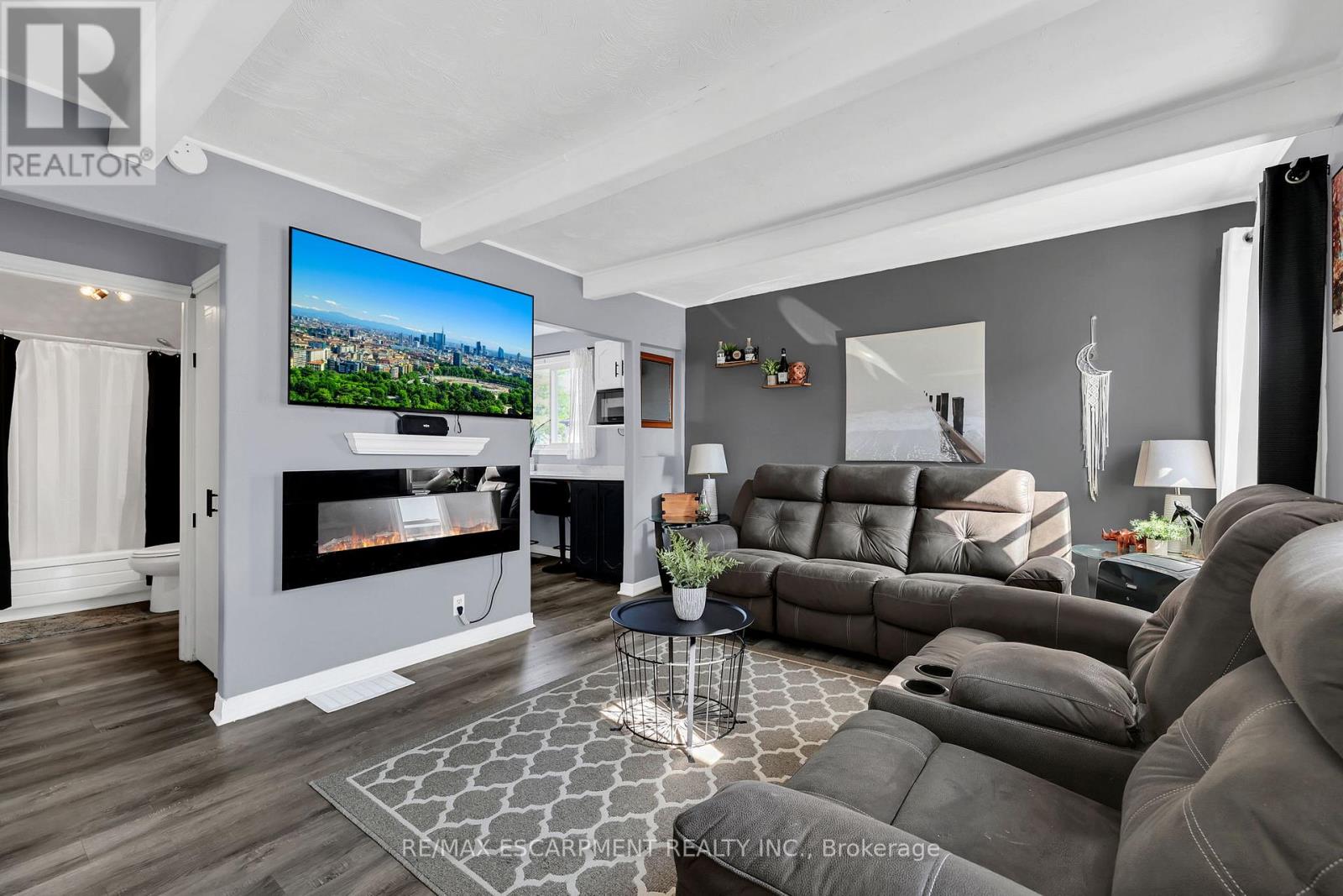 104 Southworth Street, Welland (Lincoln/crowland), Ontario  L3B 1Y8 - Photo 5 - X12661094