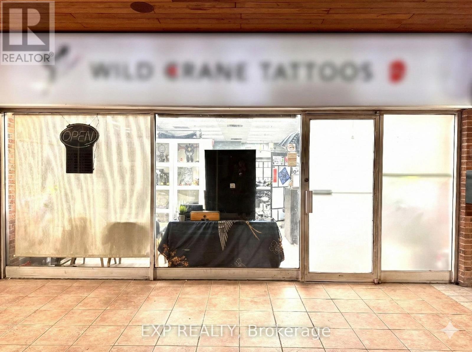 19 Wootten Way N, Markham (Markham Village), Ontario  L3P 2Y2 - Photo 2 - N12653626