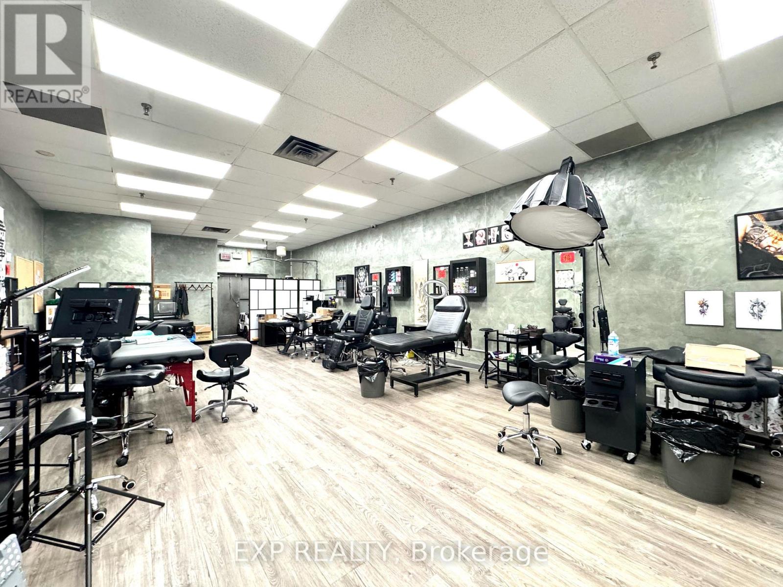 19 Wootten Way N, Markham (Markham Village), Ontario  L3P 2Y2 - Photo 4 - N12653626