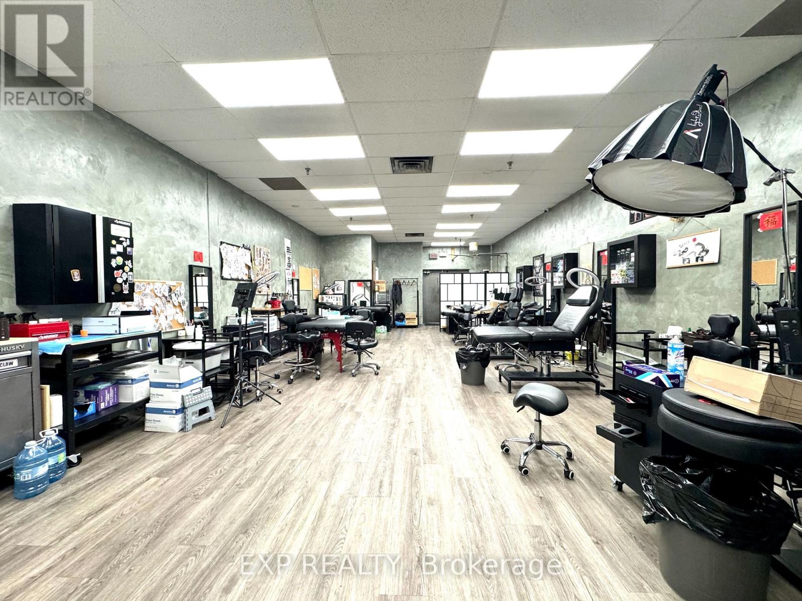 19 Wootten Way N, Markham (Markham Village), Ontario  L3P 2Y2 - Photo 3 - N12653626