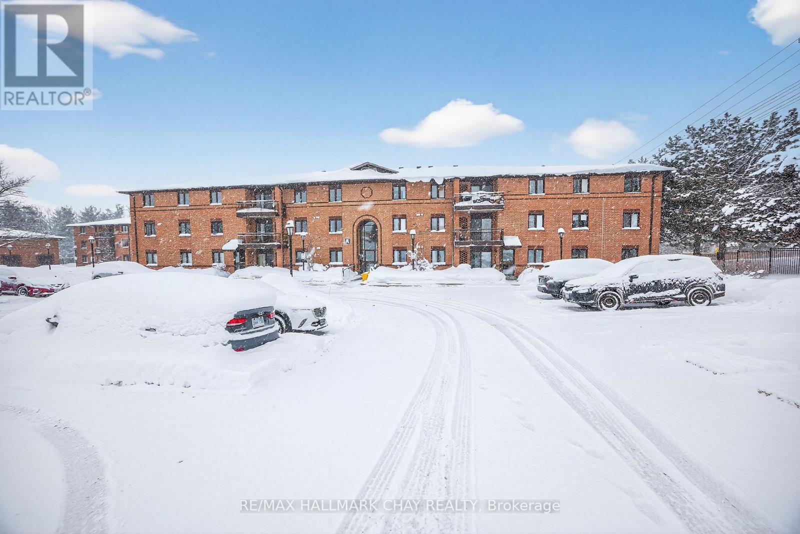 124 - 10 Coulter Street, Barrie, Ontario  L4N 6S1 - Photo 4 - S12448070