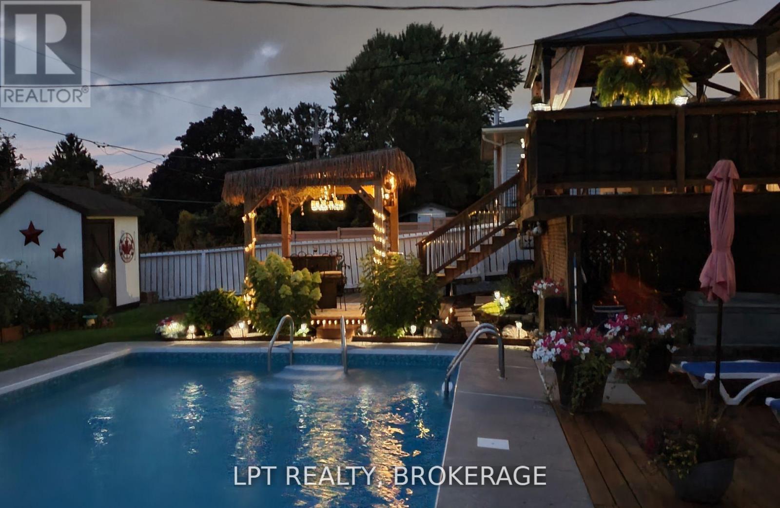 761 Hillside Drive, Kingston, Ontario  K7M 5Y9 - Photo 2 - X12661286