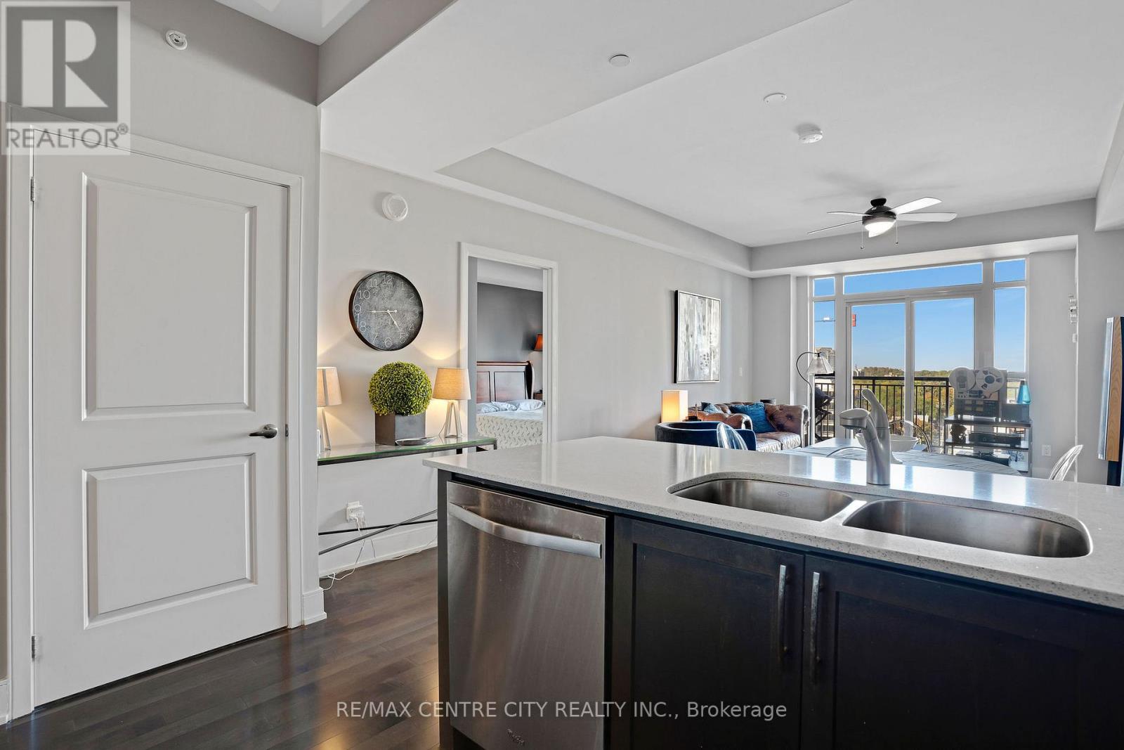 1009 - 144 Park Street, Waterloo, Ontario  N2L 0B6 - Photo 8 - X12661144