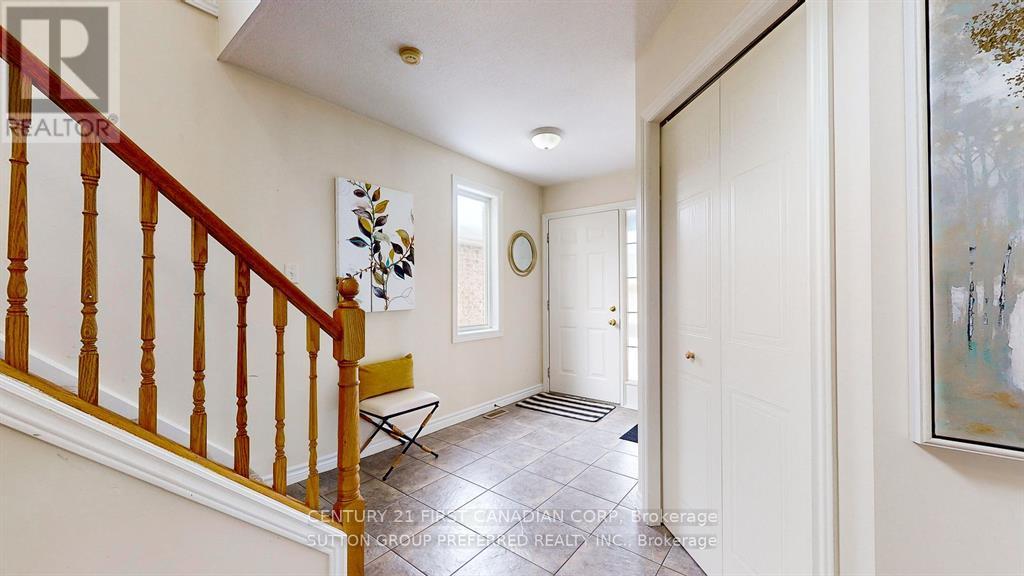 1570 Beaverbrook Avenue, London North, Ontario  N6H 5T6 - Photo 3 - X12661306