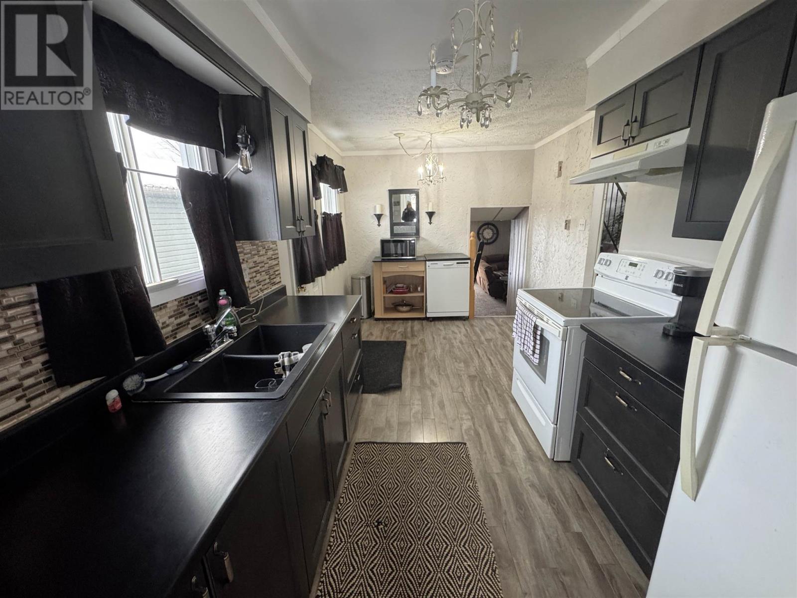 41 Bennett Dr, Elliot Lake, Ontario  P5A 2T3 - Photo 3 - SM260008