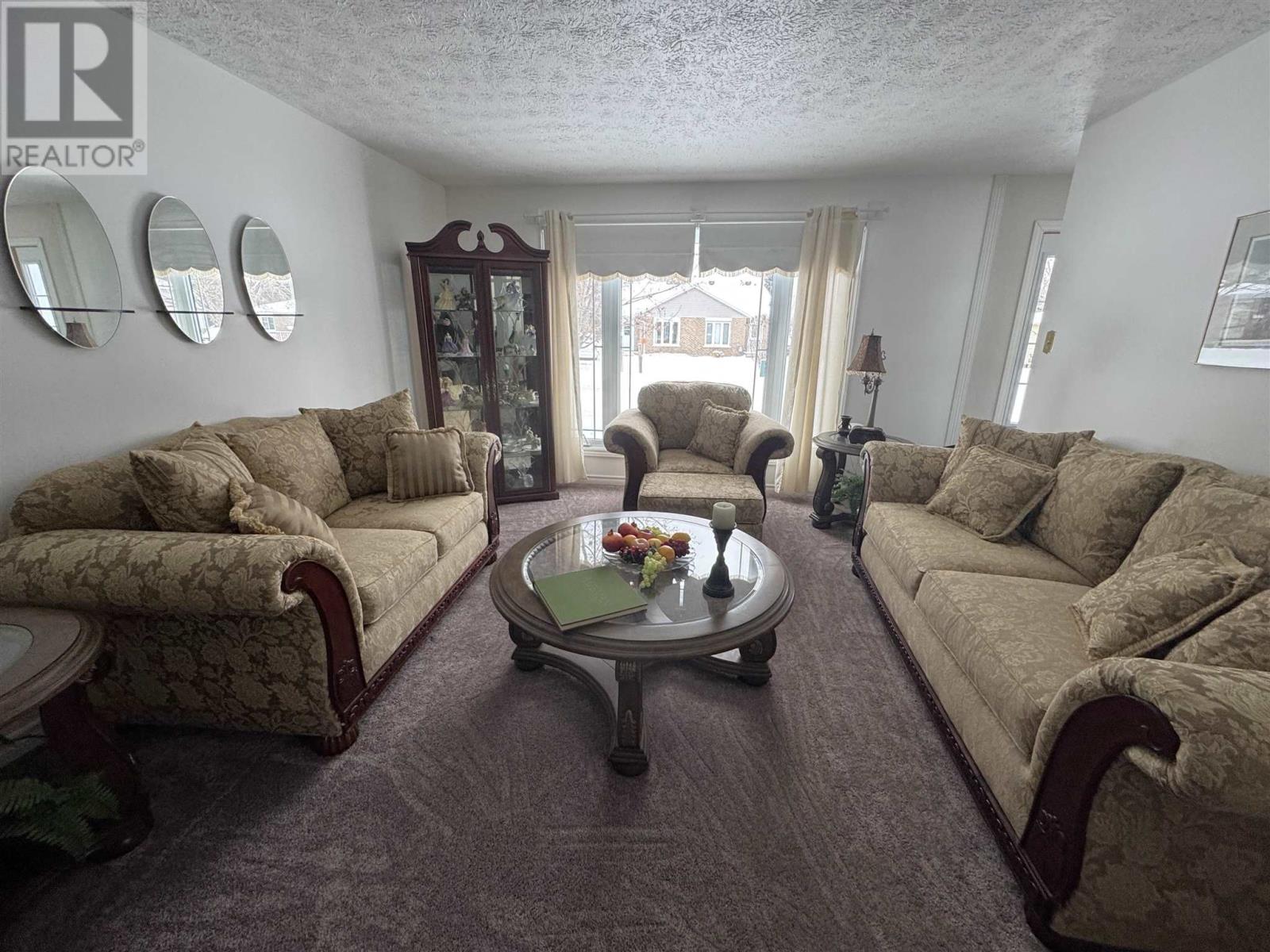 41 Bennett Dr, Elliot Lake, Ontario  P5A 2T3 - Photo 4 - SM260008