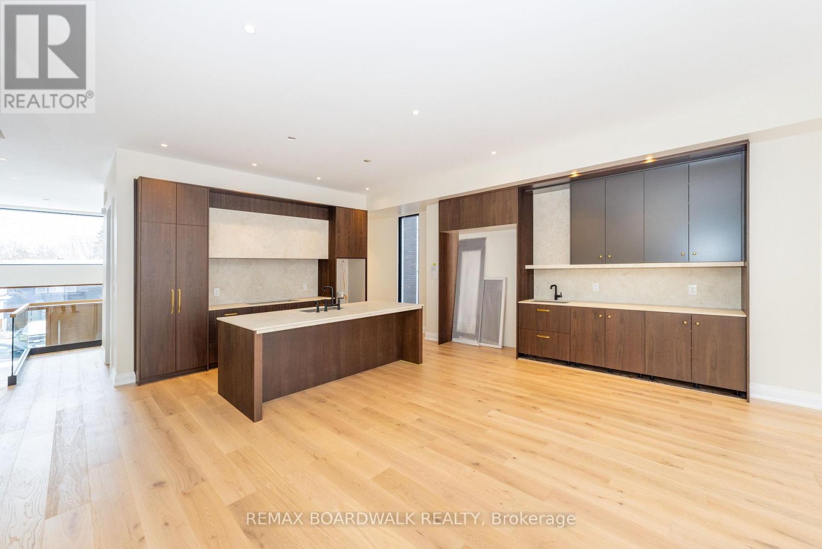 577 Melbourne Avenue, Ottawa, Ontario  K2A 1W7 - Photo 13 - X12661194