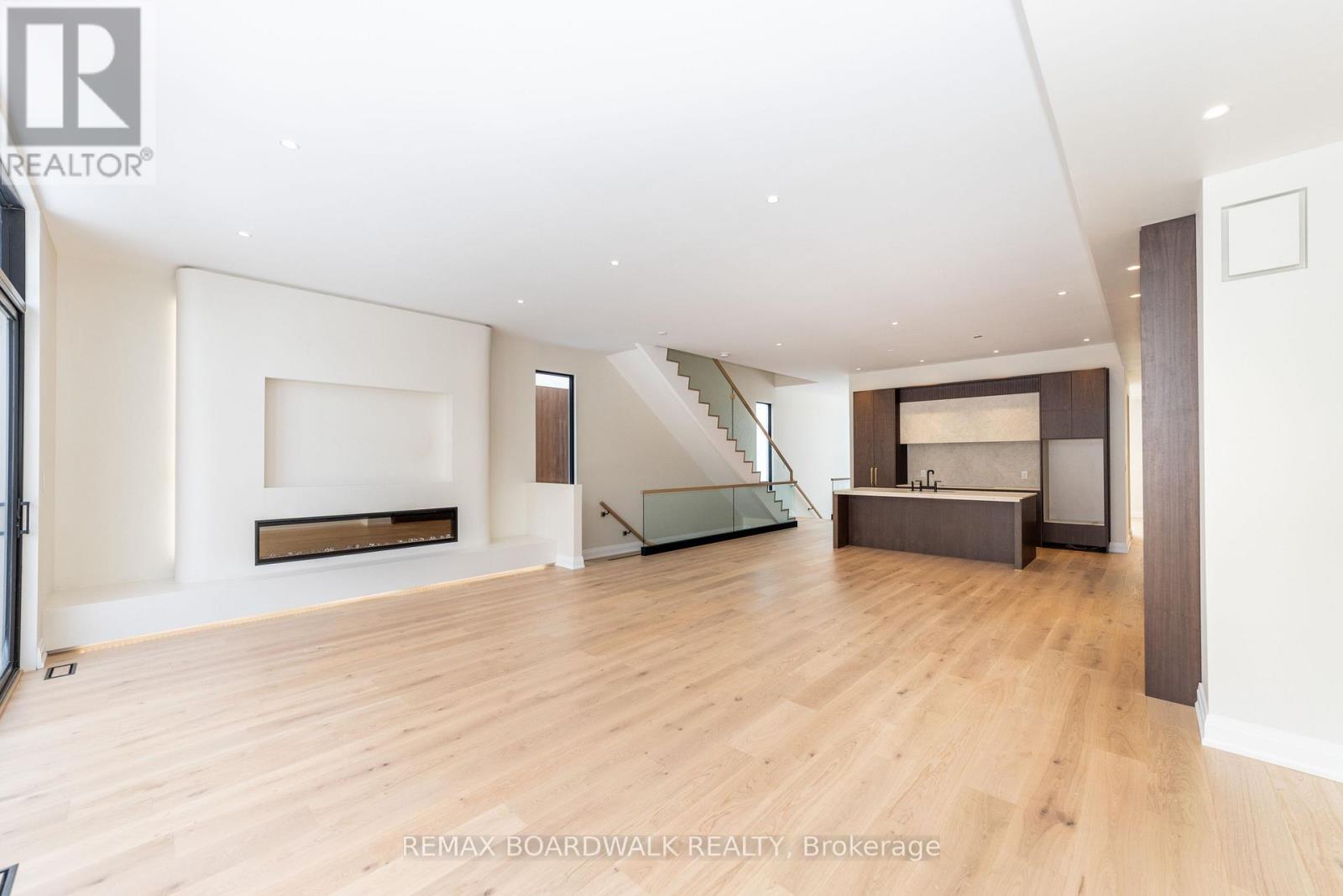 577 Melbourne Avenue, Ottawa, Ontario  K2A 1W7 - Photo 17 - X12661194