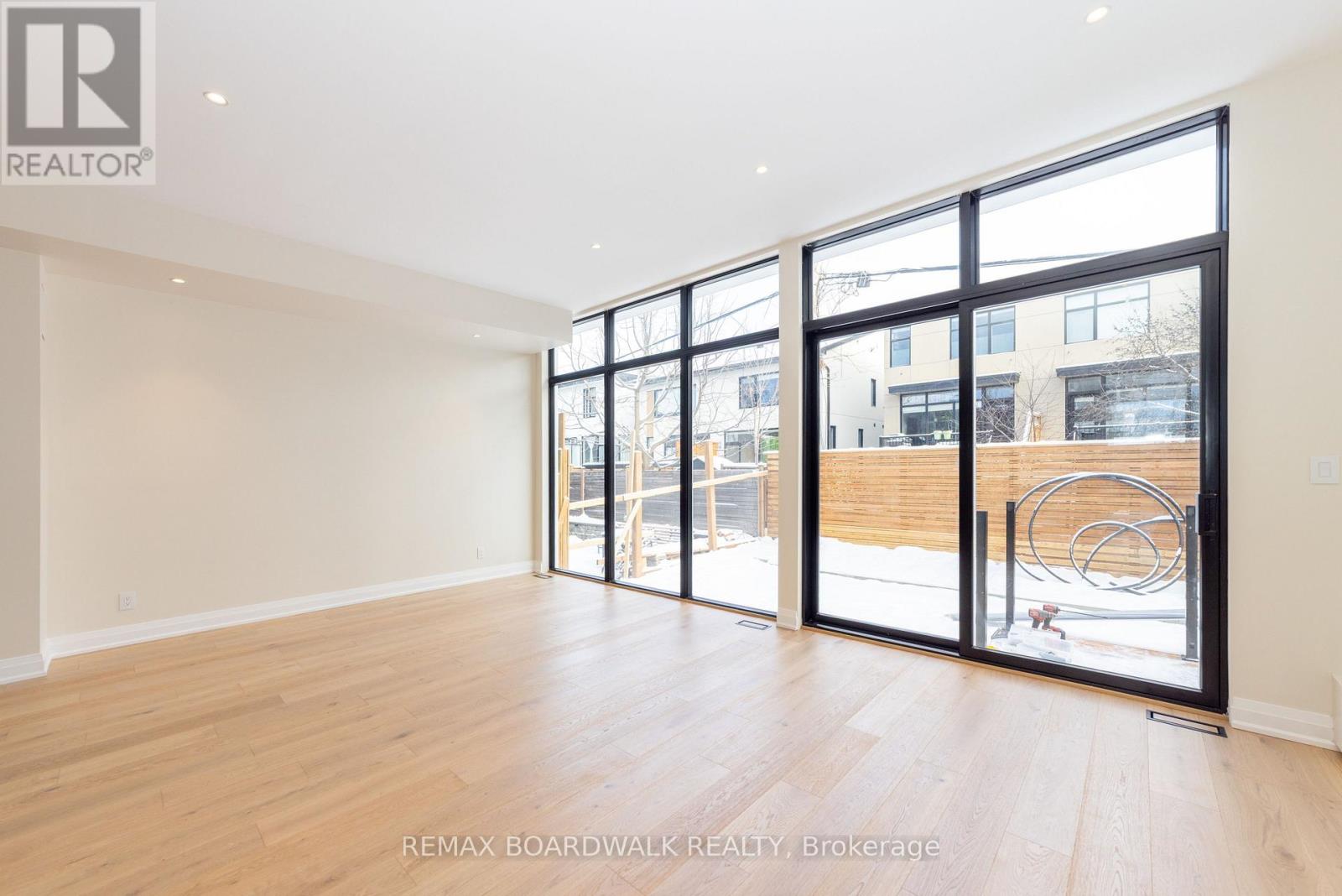 577 Melbourne Avenue, Ottawa, Ontario  K2A 1W7 - Photo 20 - X12661194