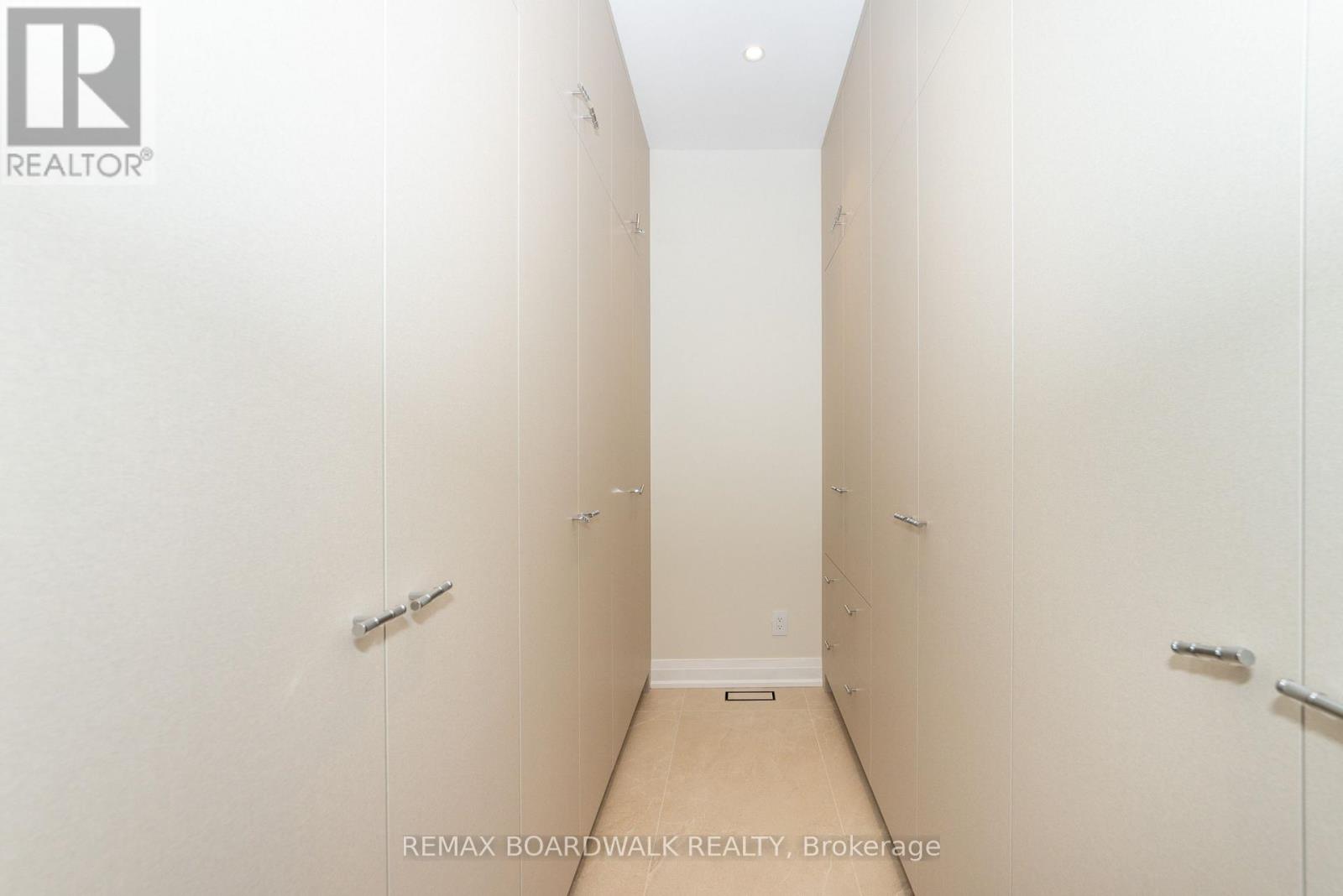 577 Melbourne Avenue, Ottawa, Ontario  K2A 1W7 - Photo 29 - X12661194