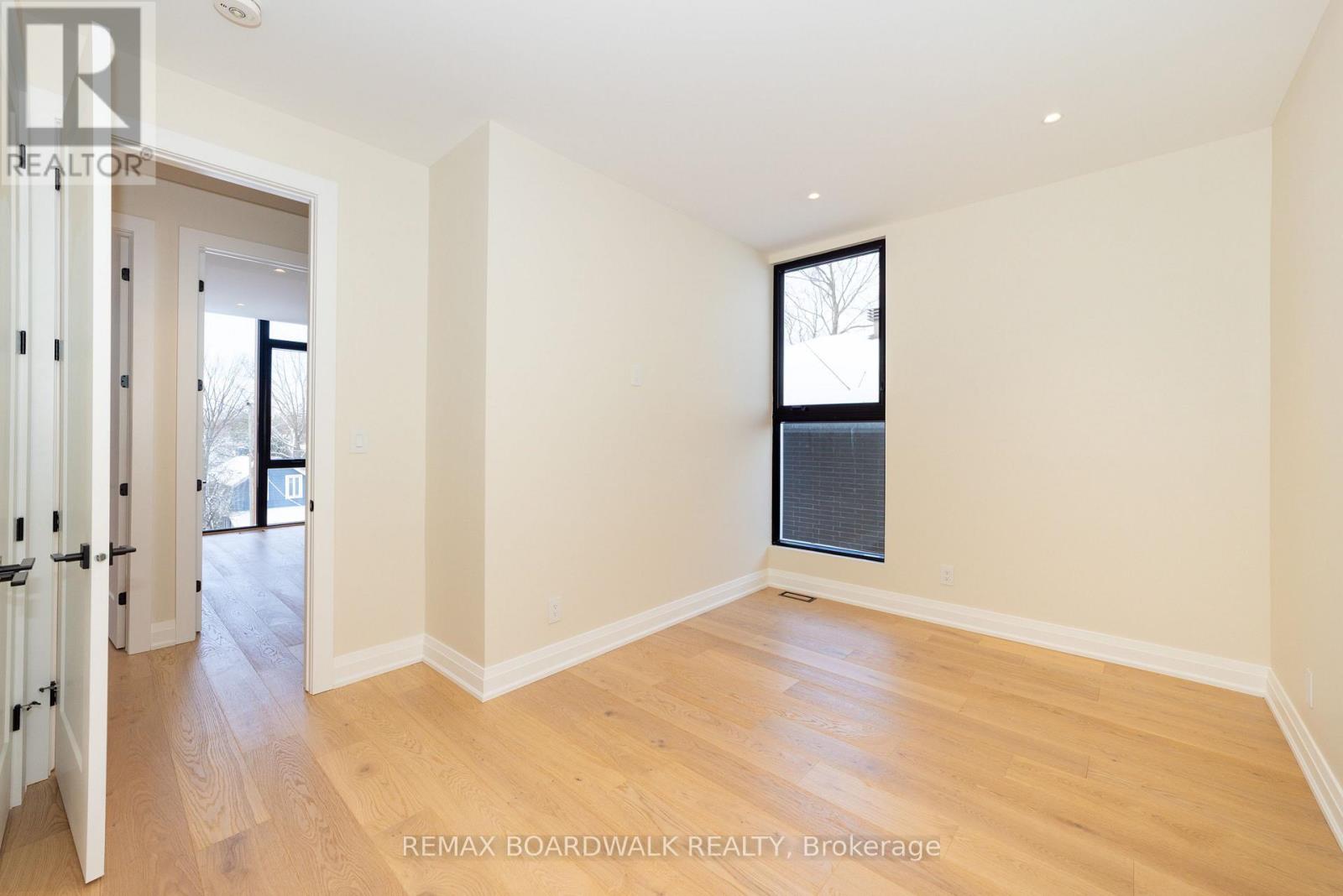 577 Melbourne Avenue, Ottawa, Ontario  K2A 1W7 - Photo 34 - X12661194