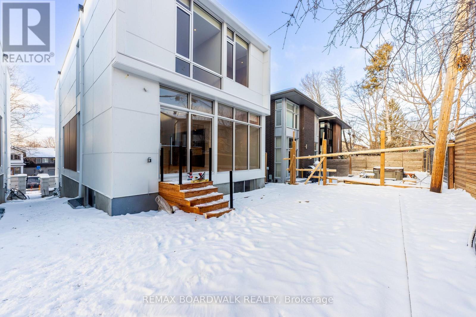 577 Melbourne Avenue, Ottawa, Ontario  K2A 1W7 - Photo 43 - X12661194