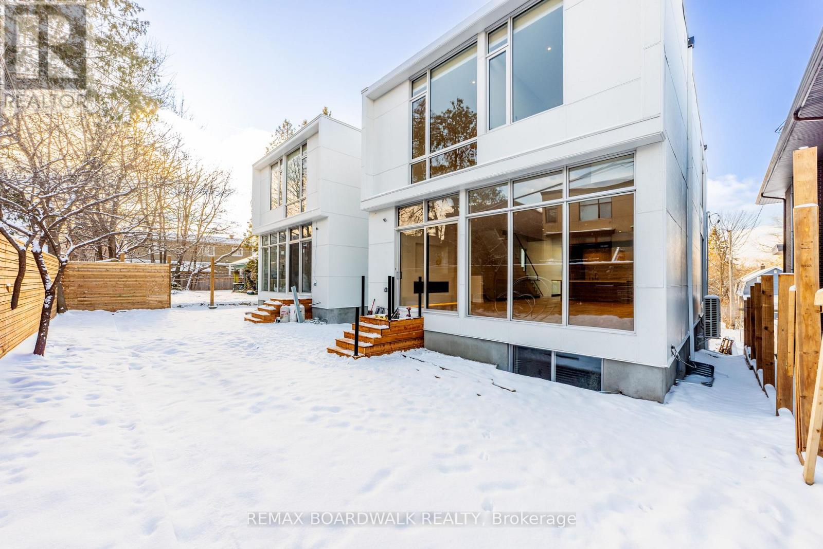 577 Melbourne Avenue, Ottawa, Ontario  K2A 1W7 - Photo 44 - X12661194