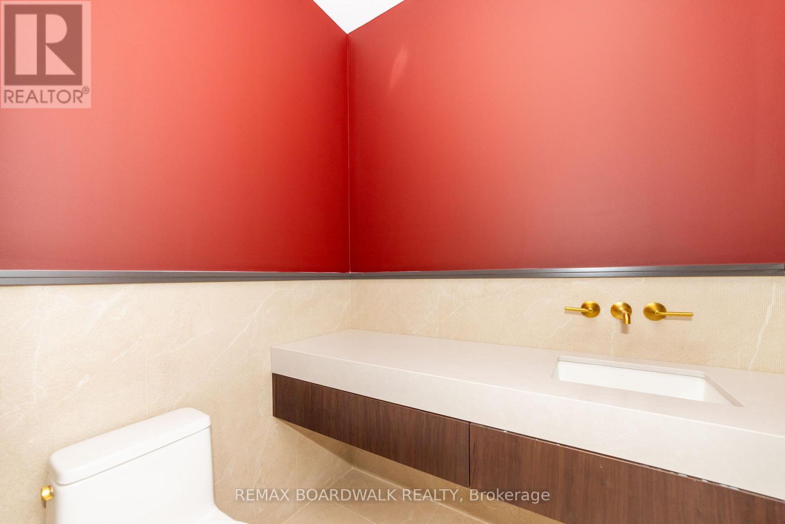 577 Melbourne Avenue, Ottawa, Ontario  K2A 1W7 - Photo 8 - X12661194