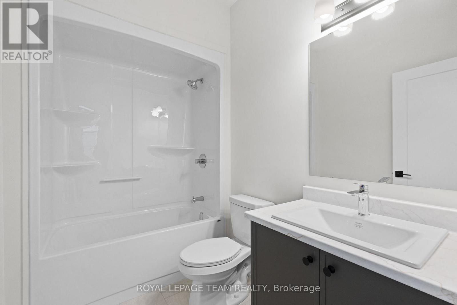 1035 Moore Street, Brockville, Ontario  K6V 7N1 - Photo 35 - X12661288