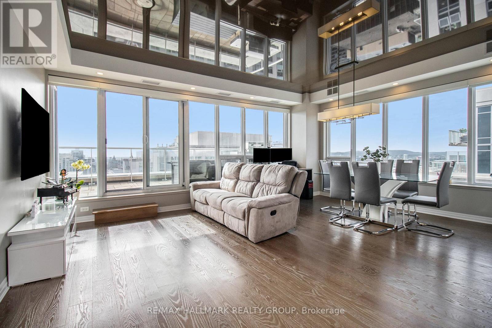 2706 - 195 Besserer Street, Ottawa, Ontario  K1N 7J6 - Photo 3 - X12661332