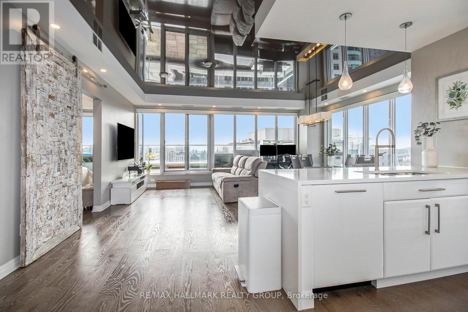 2706 - 195 Besserer Street, Ottawa, Ontario  K1N 7J6 - Photo 4 - X12661370