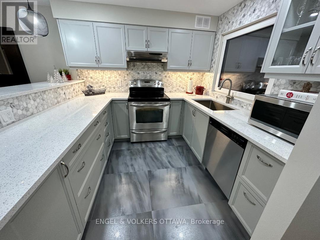 8 - 251 Bruyere Street, Ottawa, Ontario  K1N 5E5 - Photo 10 - X12661382