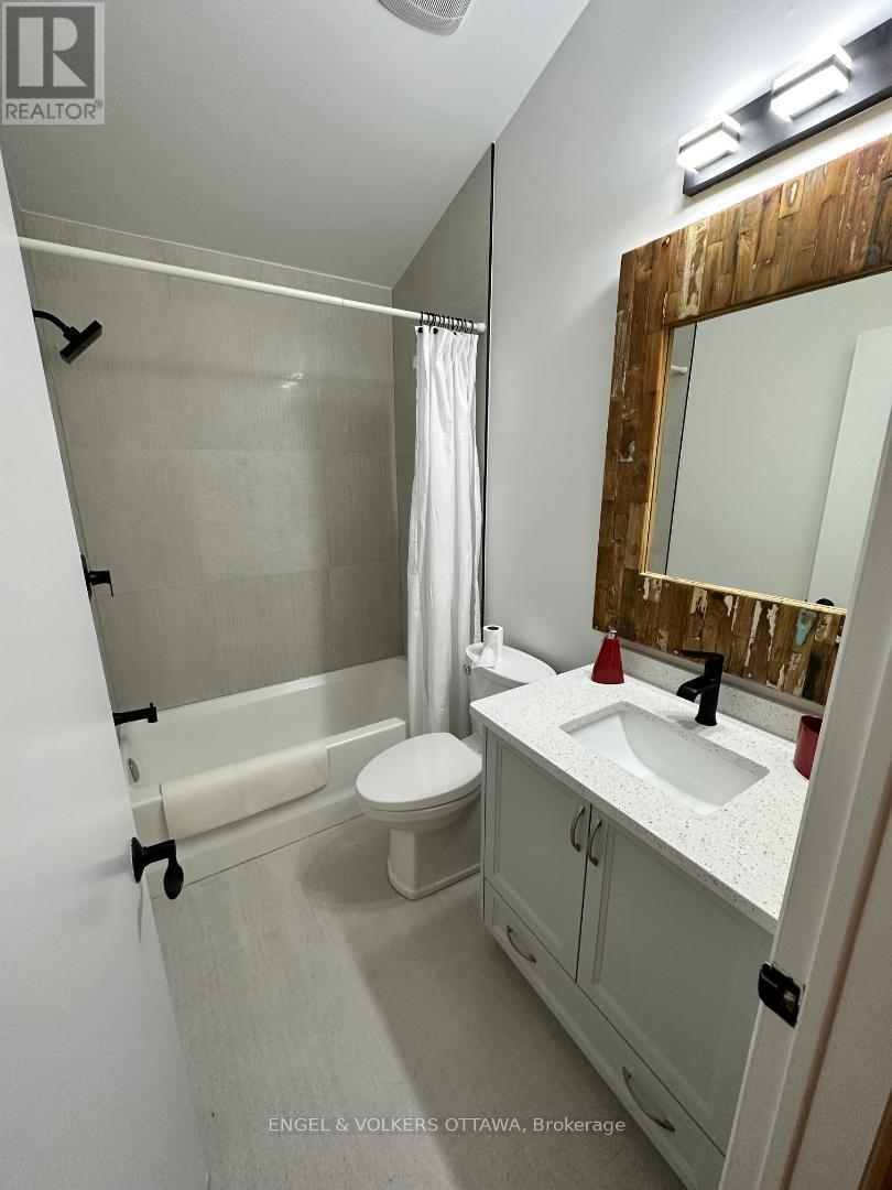 8 - 251 Bruyere Street, Ottawa, Ontario  K1N 5E5 - Photo 17 - X12661382