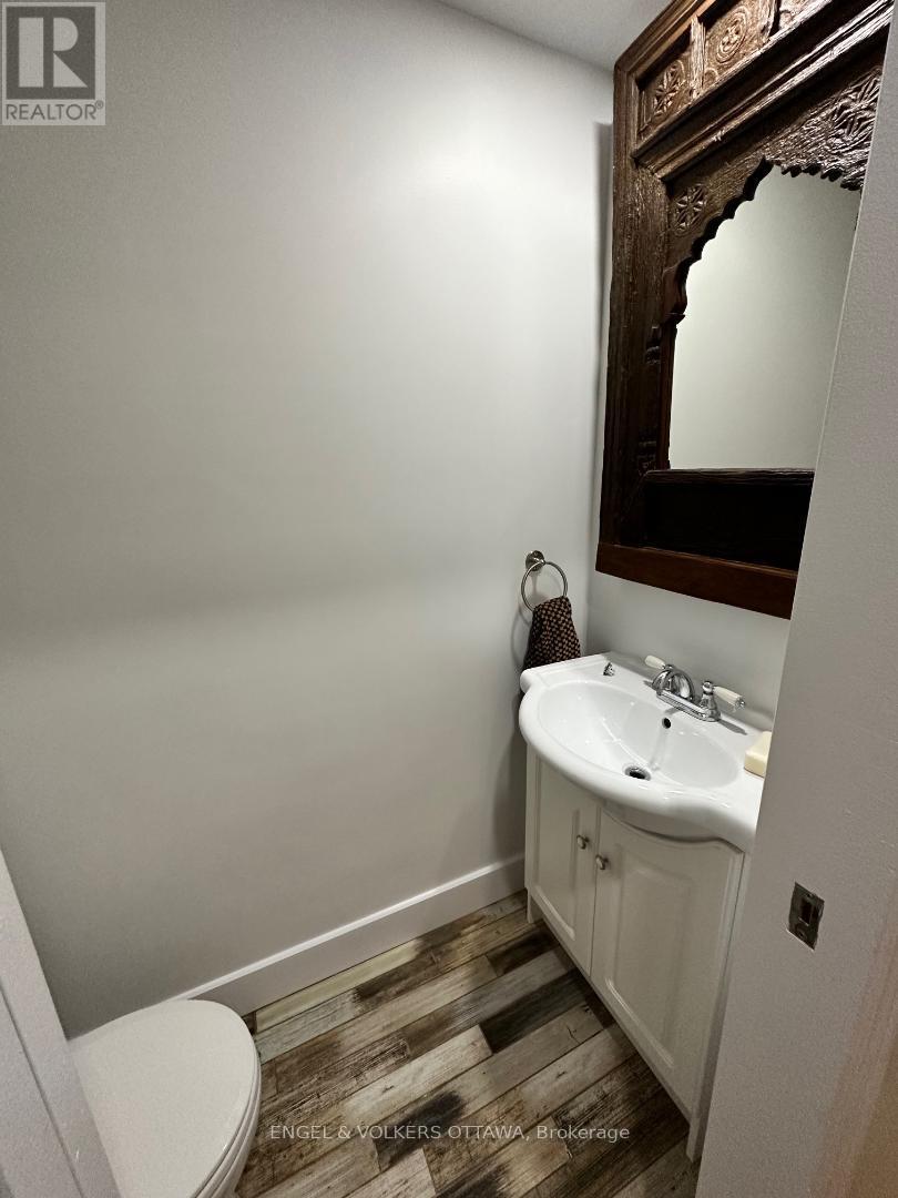 8 - 251 Bruyere Street, Ottawa, Ontario  K1N 5E5 - Photo 6 - X12661382