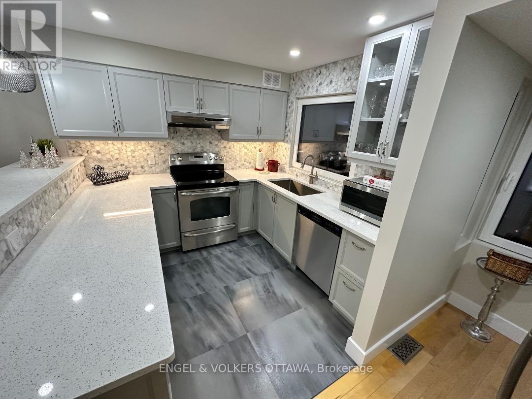 8 - 251 Bruyere Street, Ottawa, Ontario  K1N 5E5 - Photo 9 - X12661382